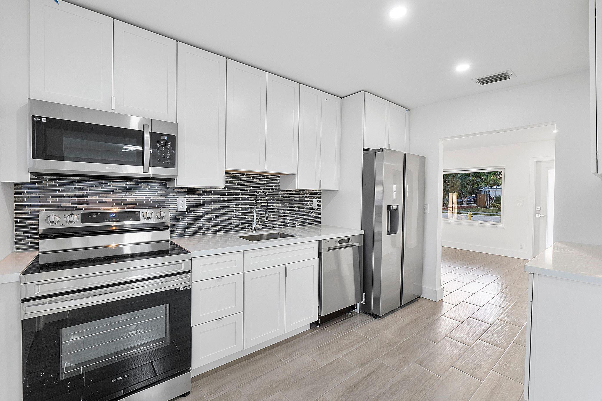 Foto de propiedad en 370 S Golf Boulevard, Pompano Beach, FL 33064 Pompano Beach con MLS# 