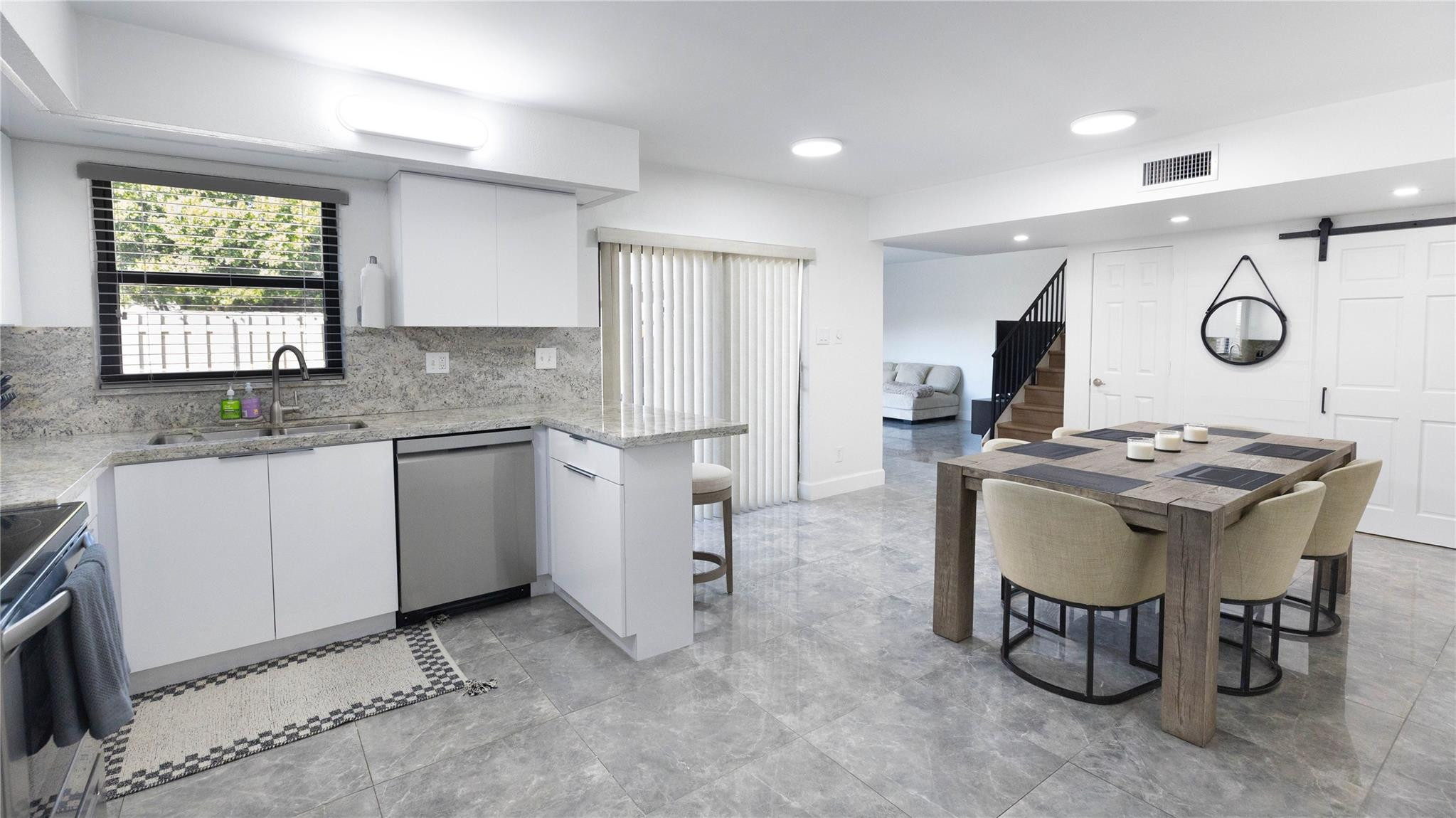 Foto de propiedad en 8204 SW 23rd Street D, North Lauderdale, FL 33068 North Lauderdale con MLS# 