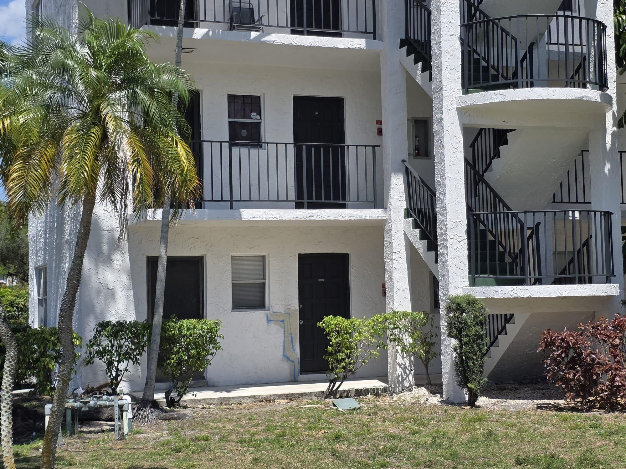 Foto de propiedad en 3330 Spanish Moss Terrace 113, Lauderhill, FL 33319 Lauderhill con MLS# 