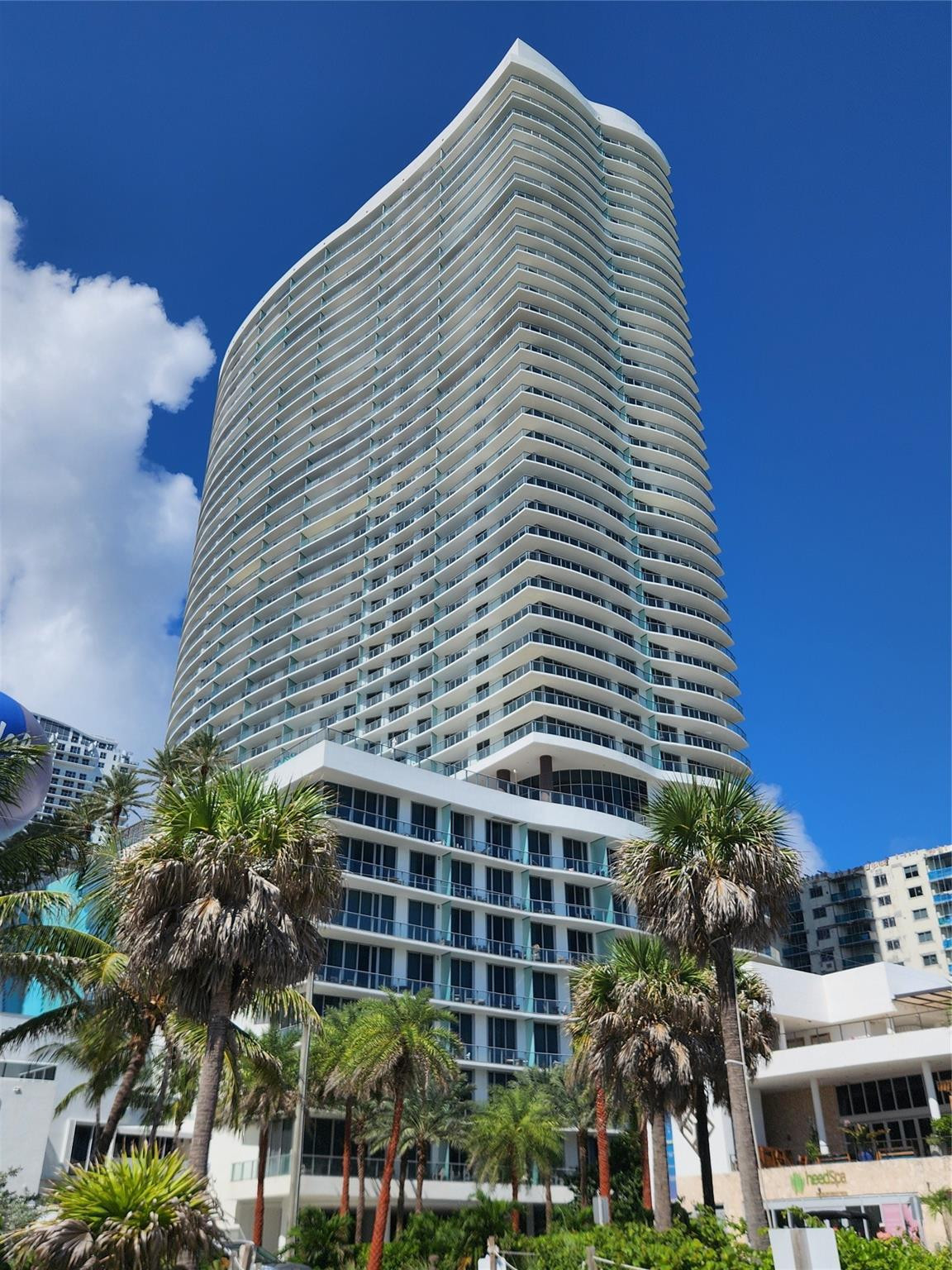 Foto de propiedad en 4111 S Ocean Drive 2107, Hollywood, FL 33019 Hollywood con MLS# 