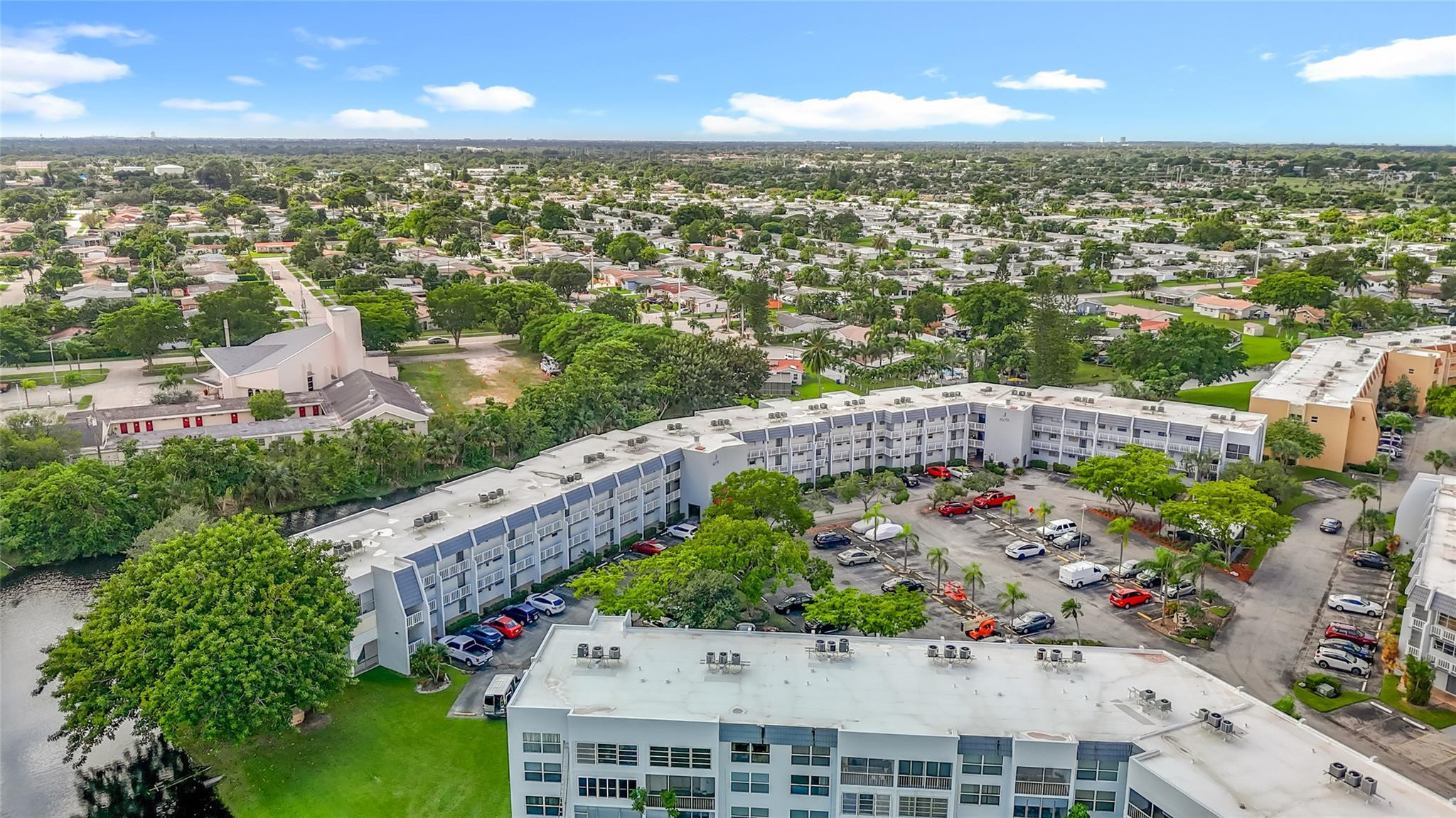 Foto de propiedad en 6570 Royal Palm Boulevard 312, Margate, FL 33063 Margate con MLS# 