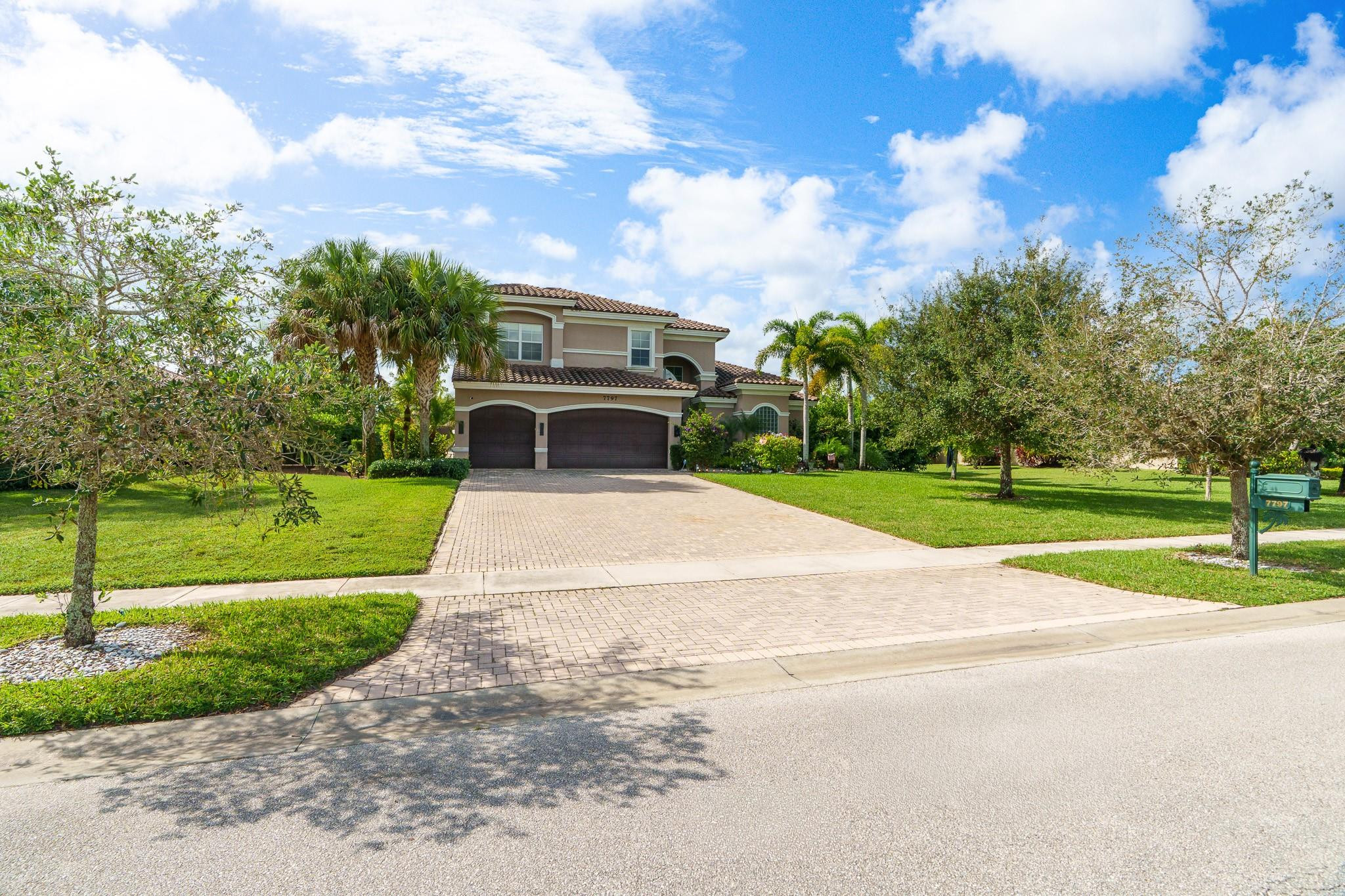 Foto de propiedad en 7797 Maywood Crest Drive, West Palm Beach, FL 33412 West Palm Beach con MLS# 