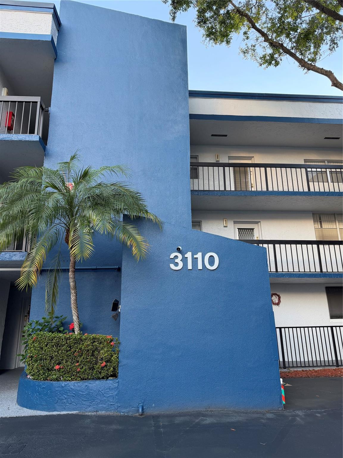 Foto de propiedad en 3110 Holiday Springs Boulevard 108, Margate, FL 33063 Margate con MLS# 