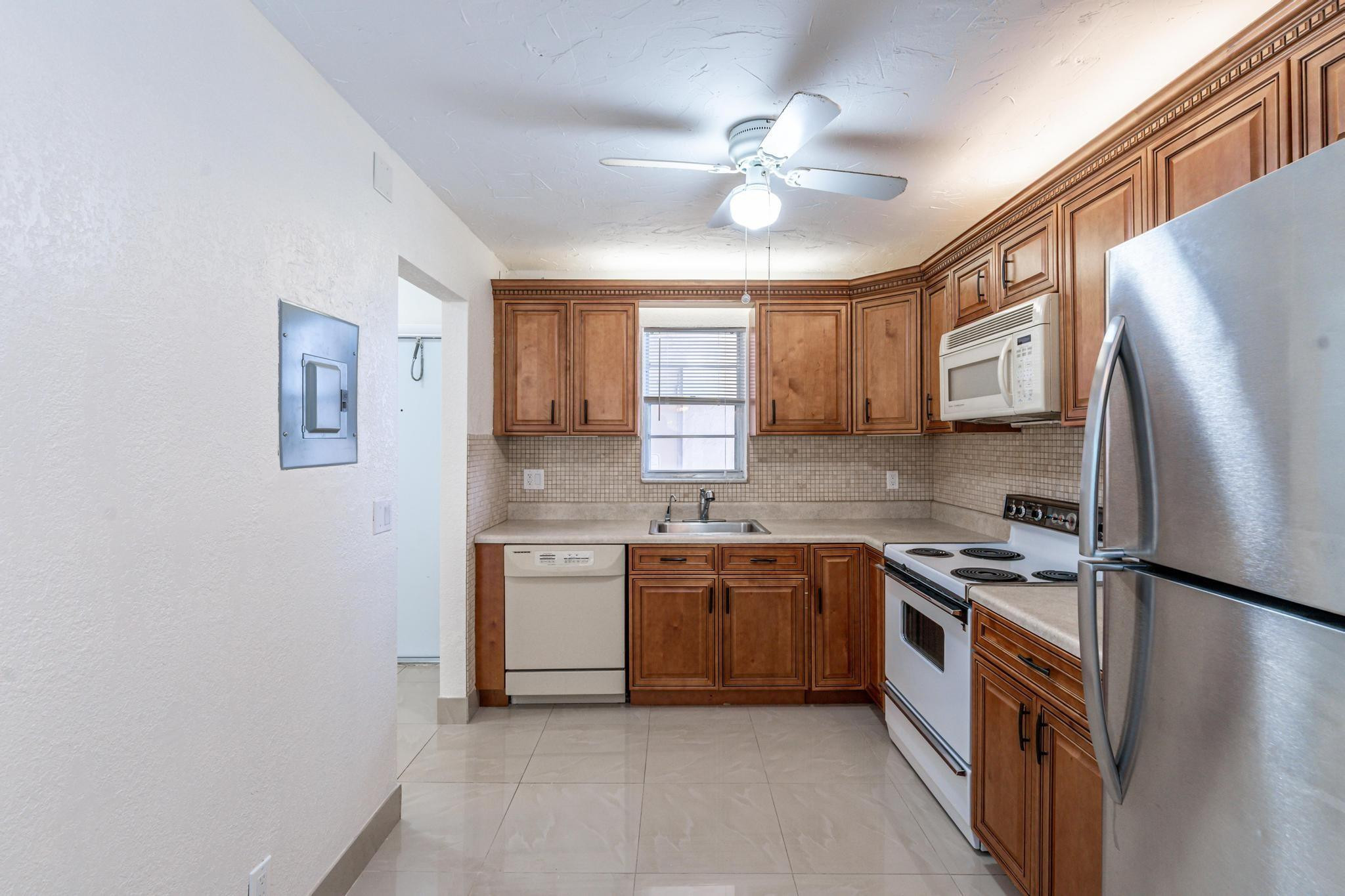 Foto de propiedad en 2551 Aragon Boulevard 406, Sunrise, FL 33322 Sunrise con MLS# 