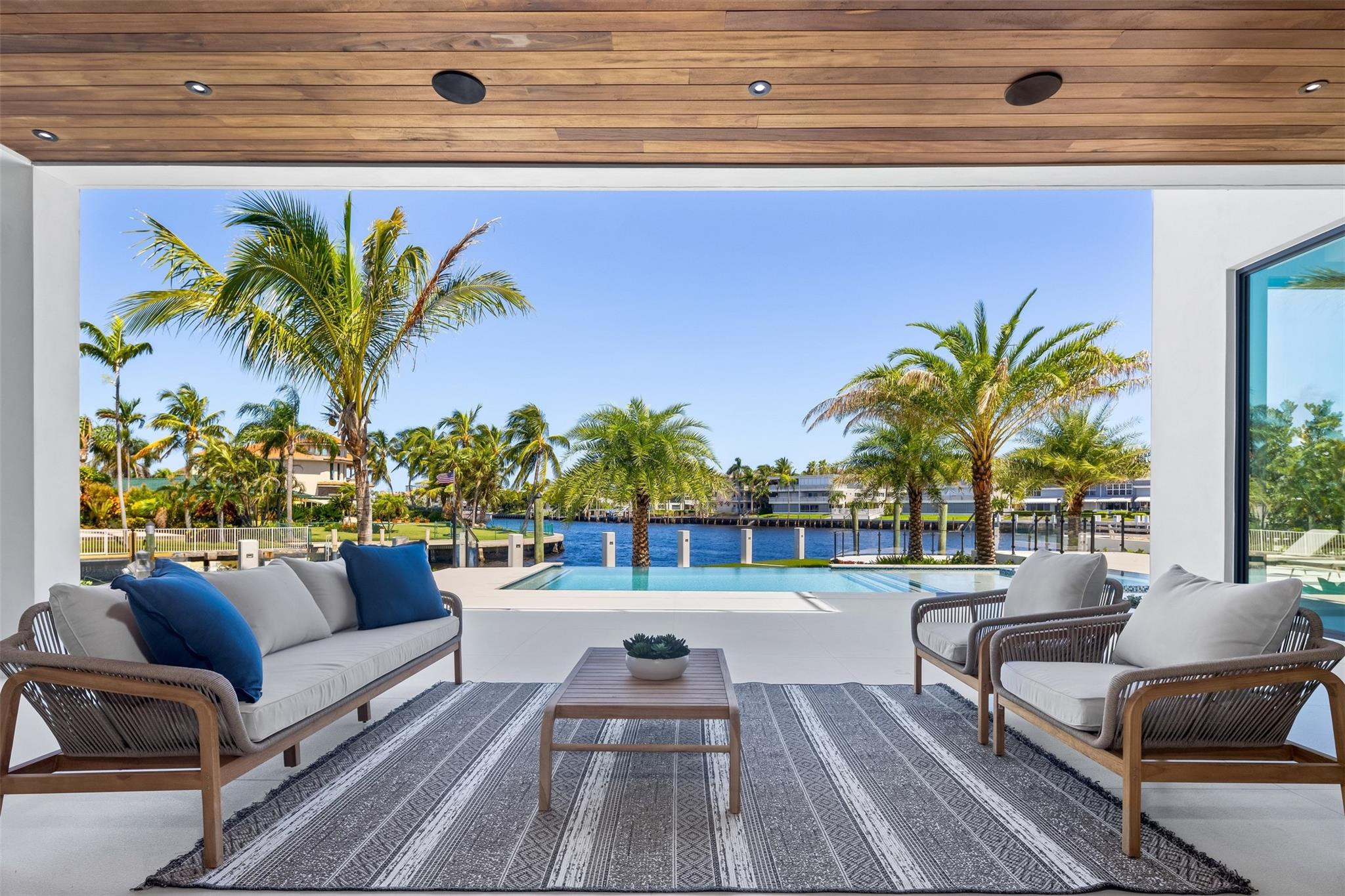 Foto de propiedad en 1555 SE 14th Court, Deerfield Beach, FL 33441 Deerfield Beach con MLS# 