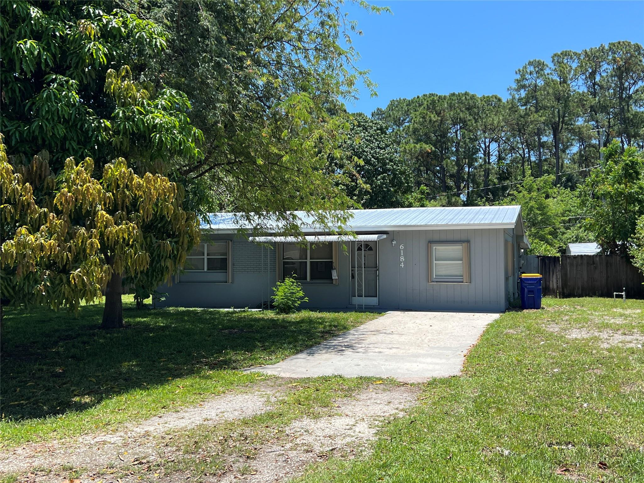 Foto de propiedad en 6184 SE Orange Blossom Trail, Hobe Sound, FL 33455 Hobe Sound con MLS# 