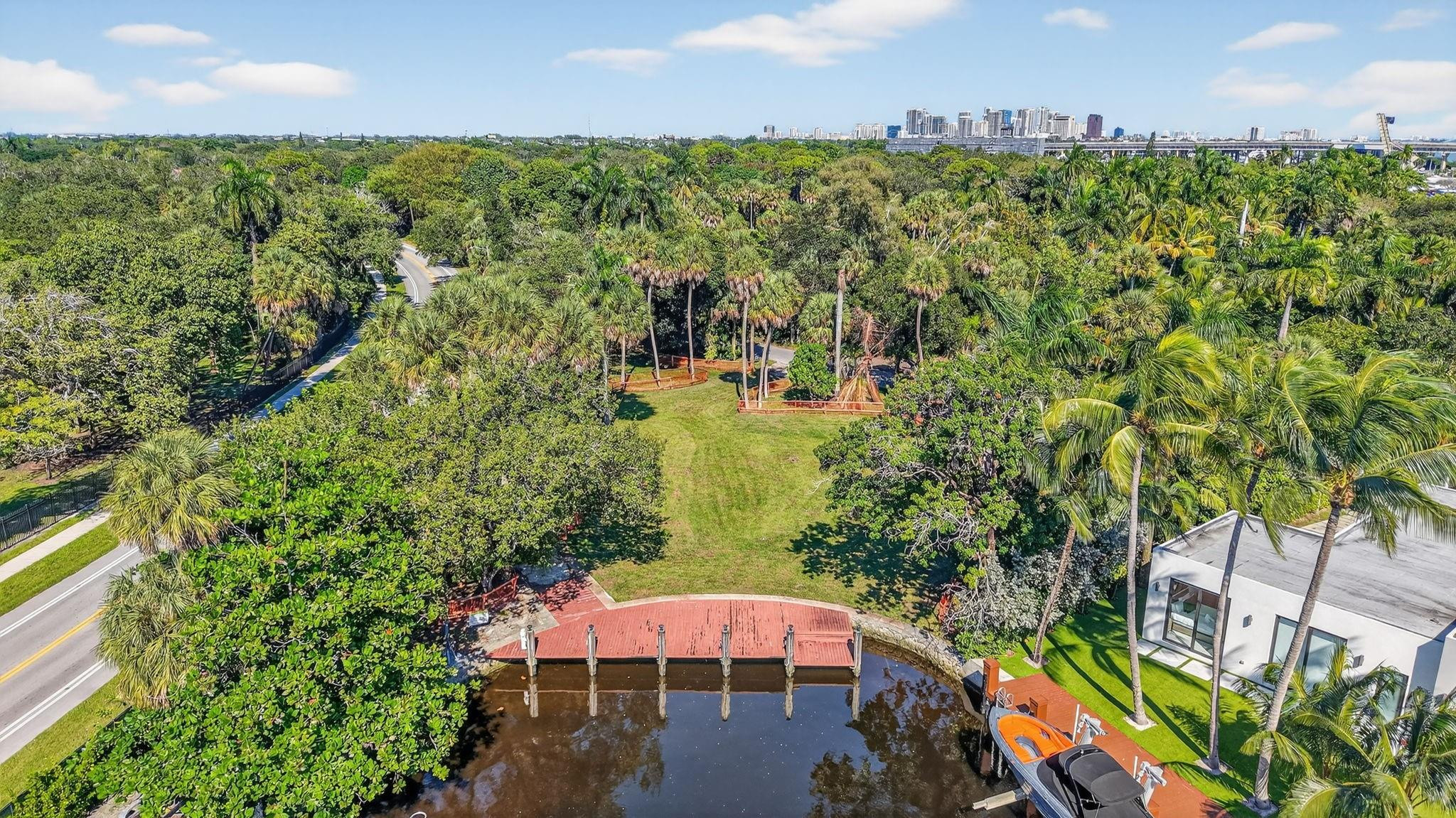 Foto de propiedad en 2500 Riverland Road, Fort Lauderdale, FL 33312 Fort Lauderdale con MLS# 