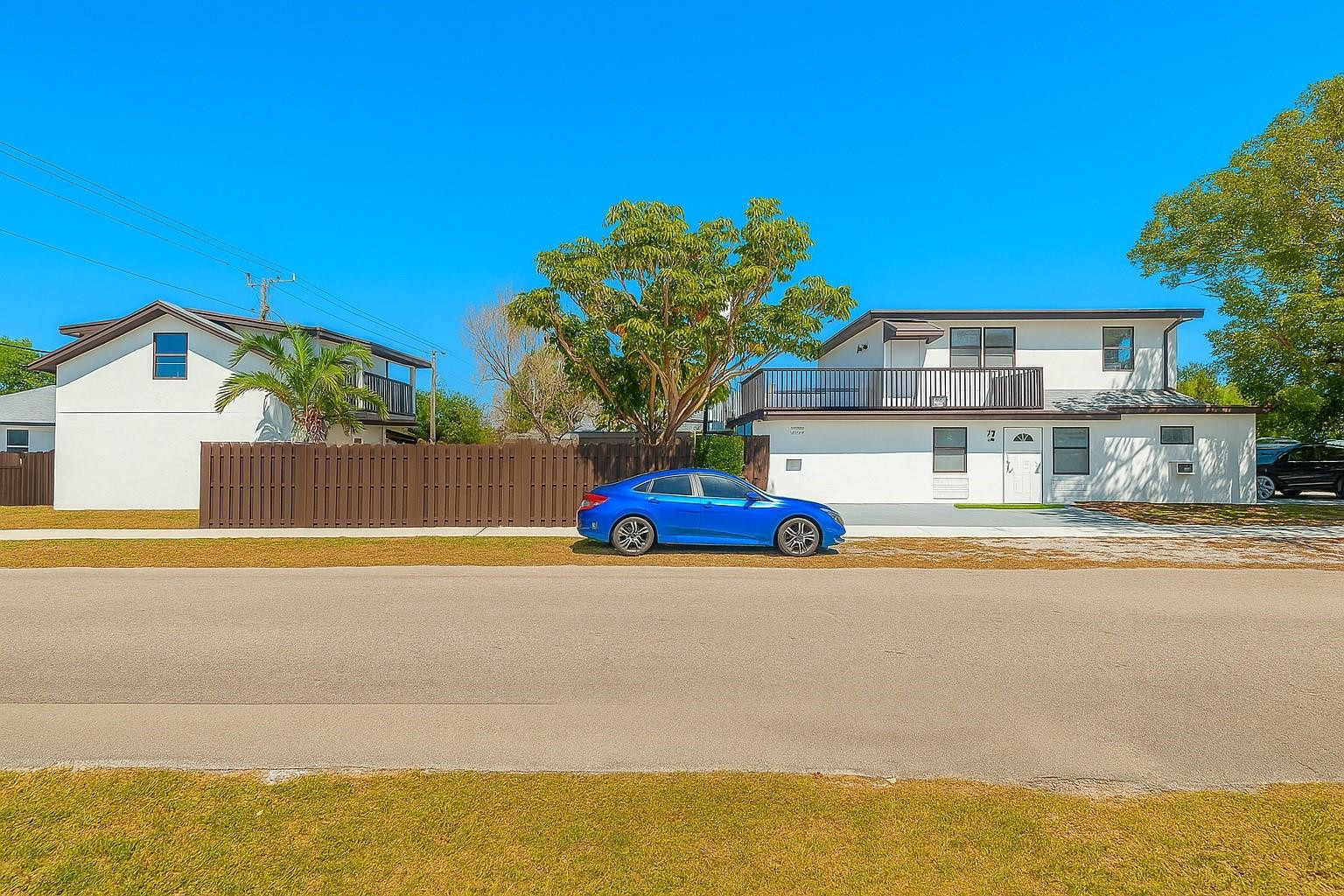 Foto de propiedad en 2447 Roosevelt Street, Hollywood, FL 33020 Hollywood con MLS# 
