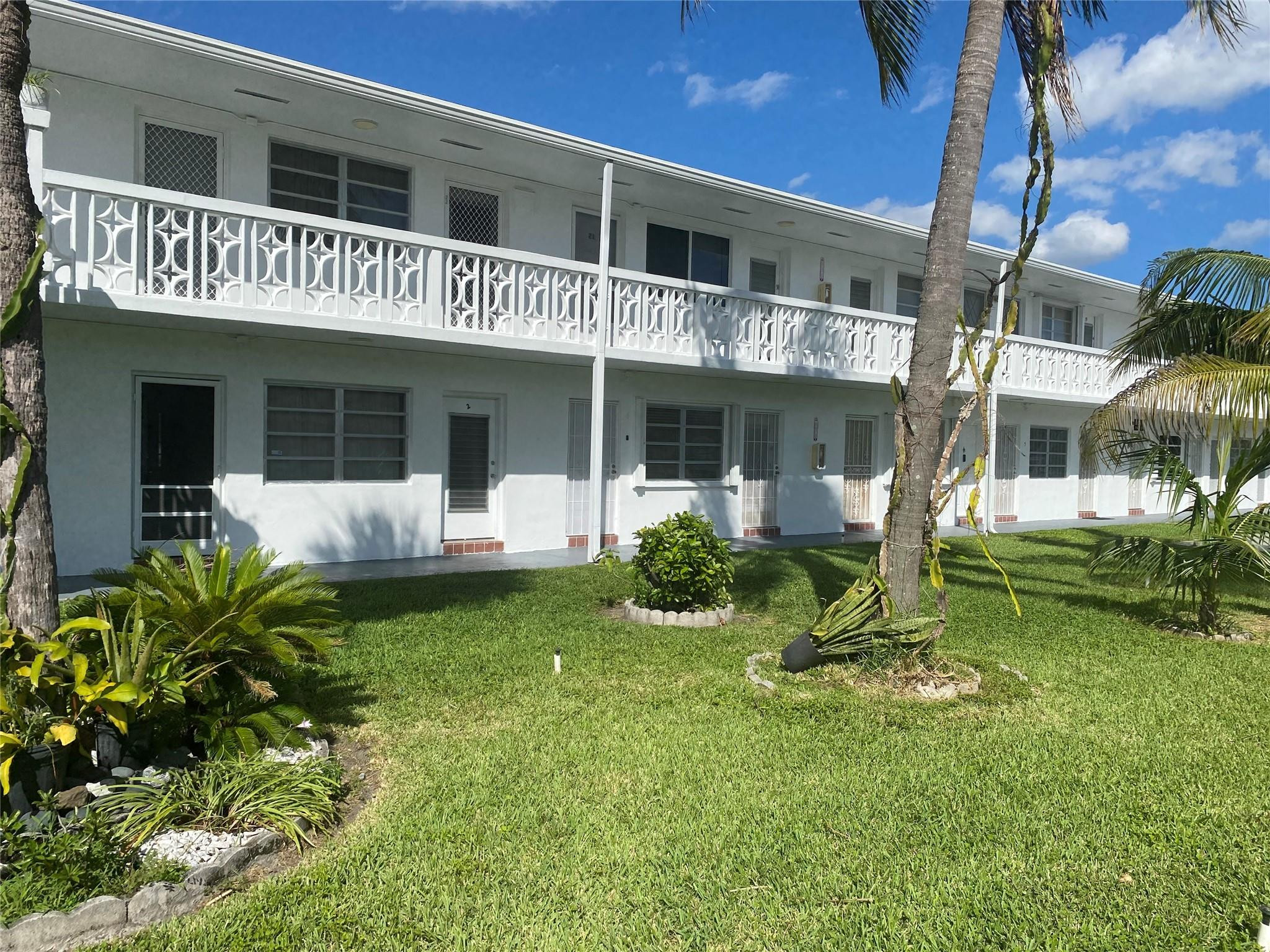 Alquilada 51 NE 204th Street 2, Miami, FL 33179, Miami, FL 33179