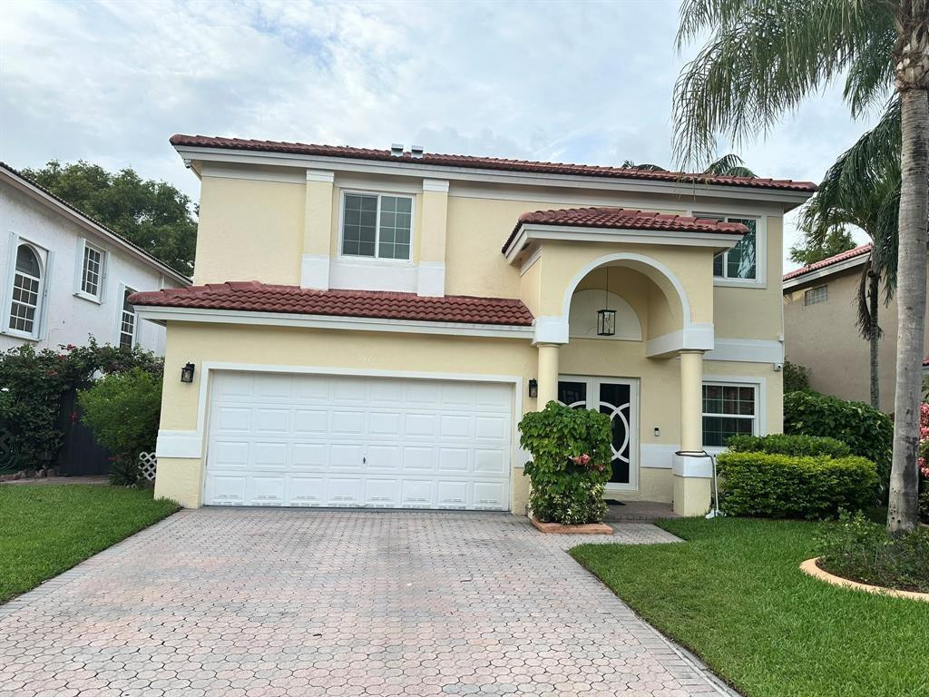 Alquilada 9821 NW 22 Street, Pembroke Pines, FL 33024, Pembroke Pines, FL 33024