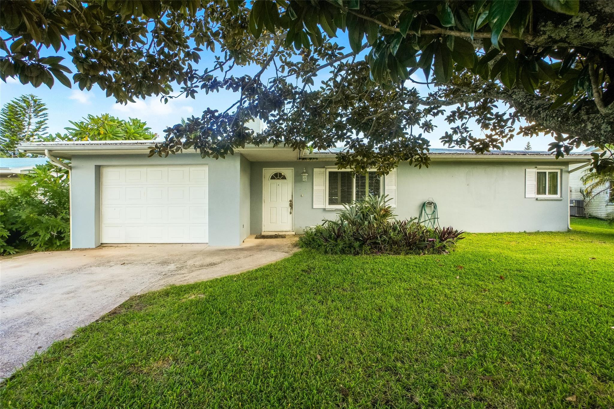 Foto de propiedad en 413 Willows Avenue, Port St. Lucie, FL 34952 Port St. Lucie con MLS# 