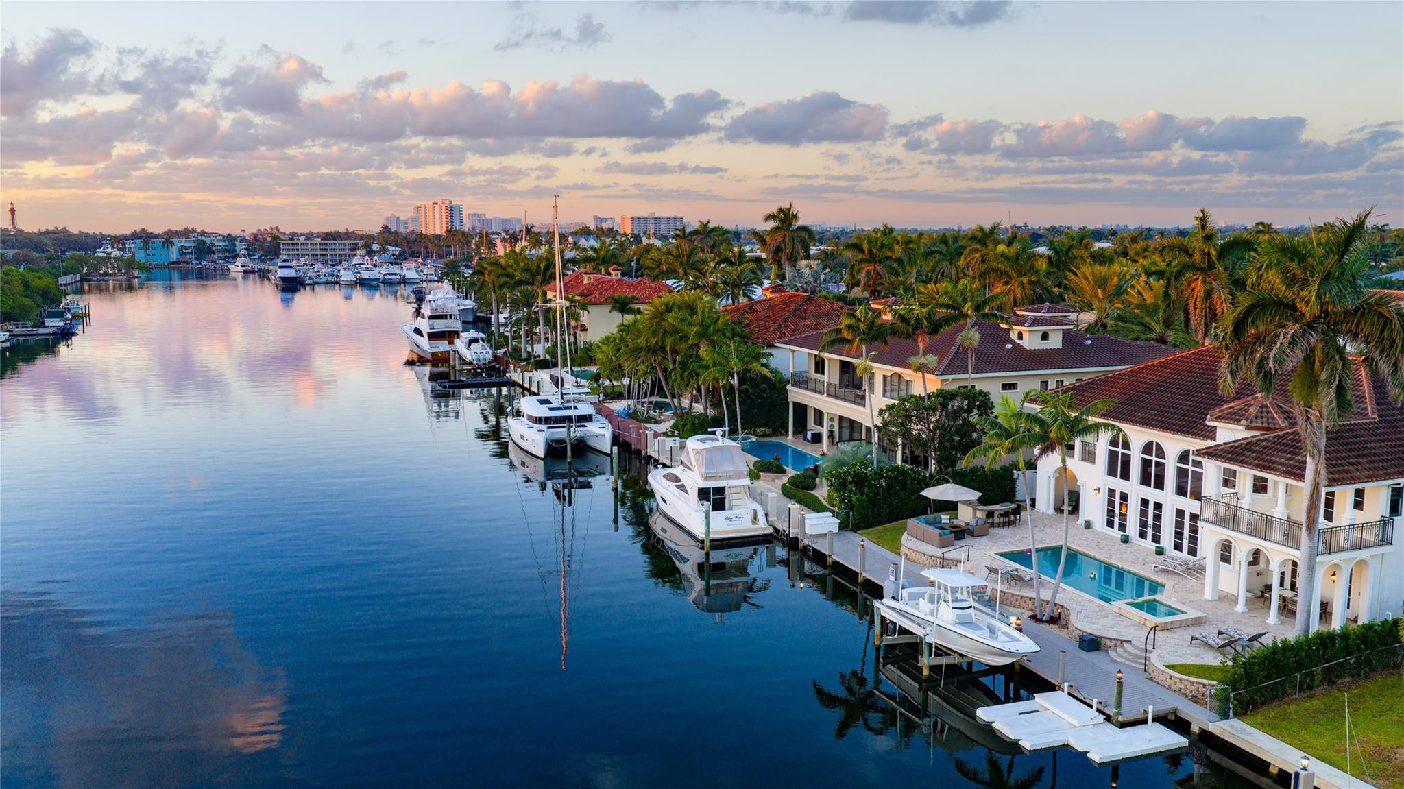 Foto de propiedad en 2833 NE 32nd Street, Lighthouse Point, FL 33064 Lighthouse Point con MLS# 