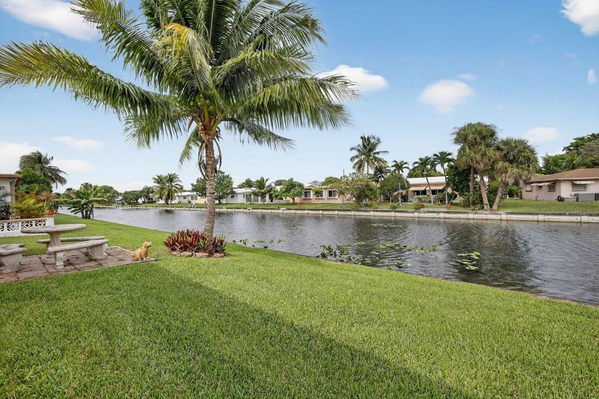 Foto de propiedad en 4305 NW 49th Drive, Tamarac, FL 33319 Tamarac con MLS# 