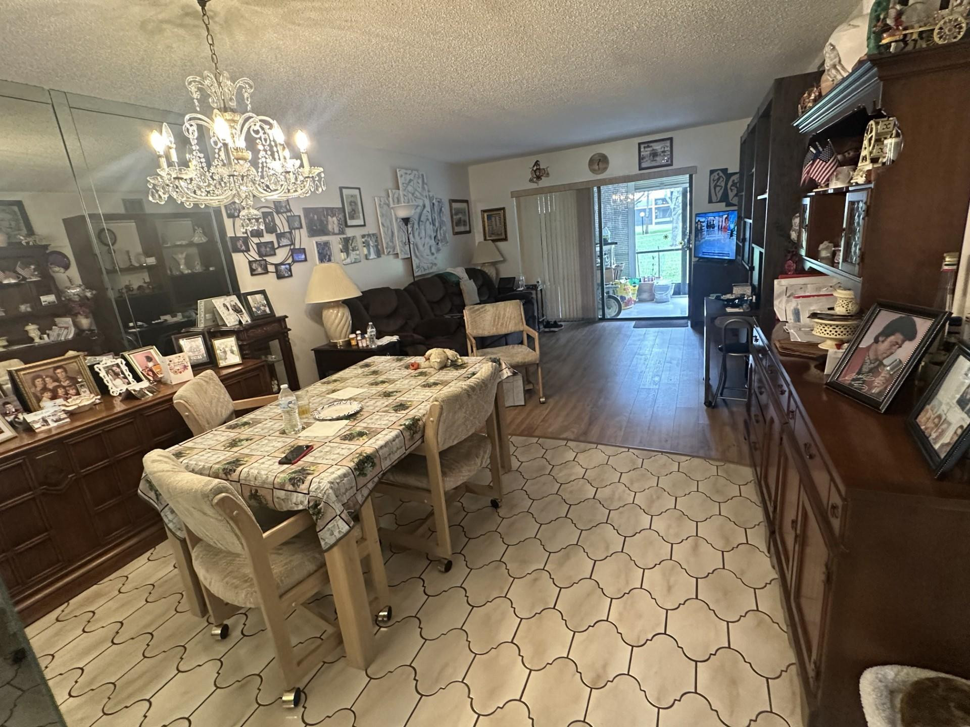Foto de propiedad en 6095 N Sabal Palm Boulevard 109, Tamarac, FL 33319 Tamarac con MLS# 