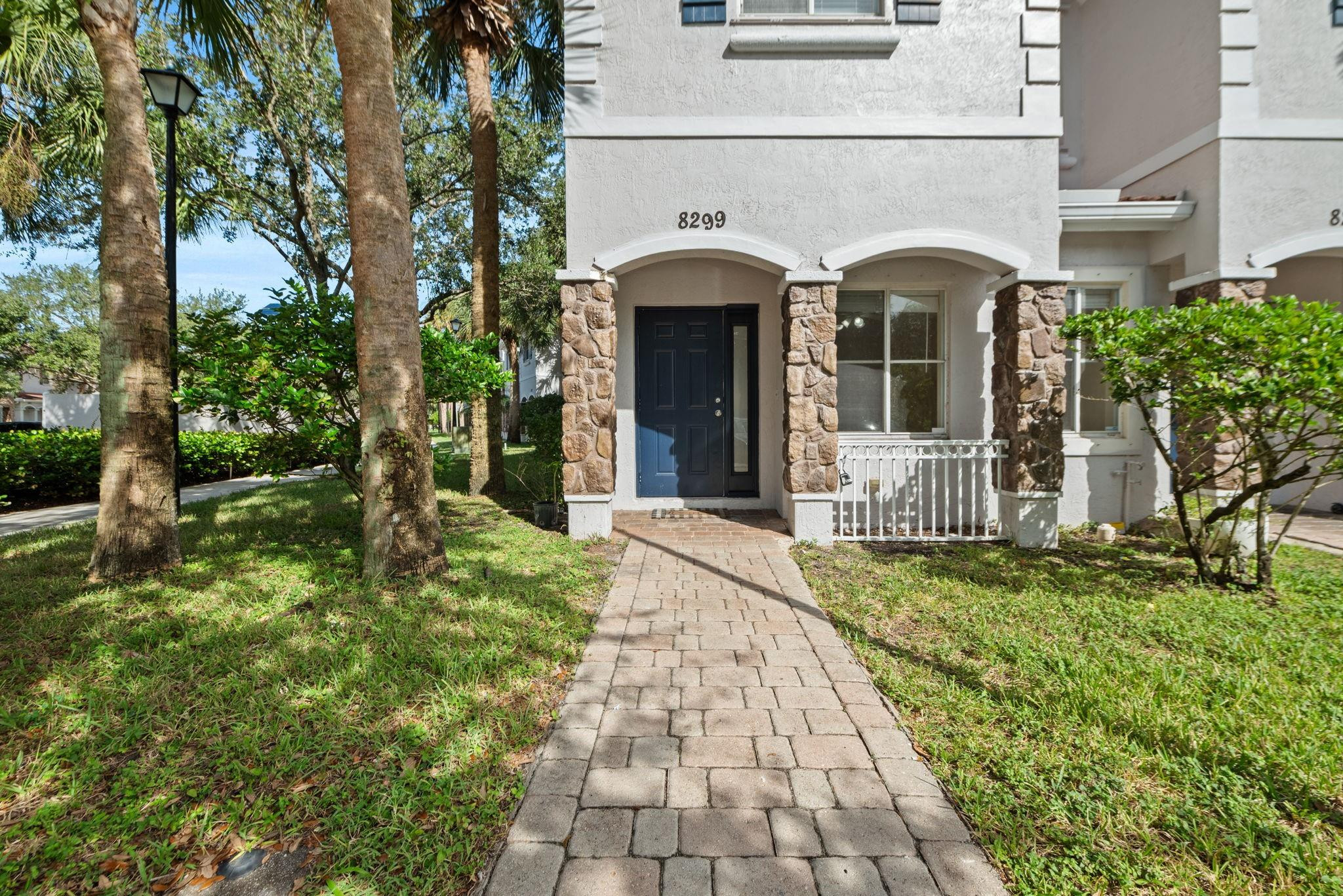 Foto de propiedad en 8299 SW 27th Street 101, Miramar, FL 33025 Miramar con MLS# 
