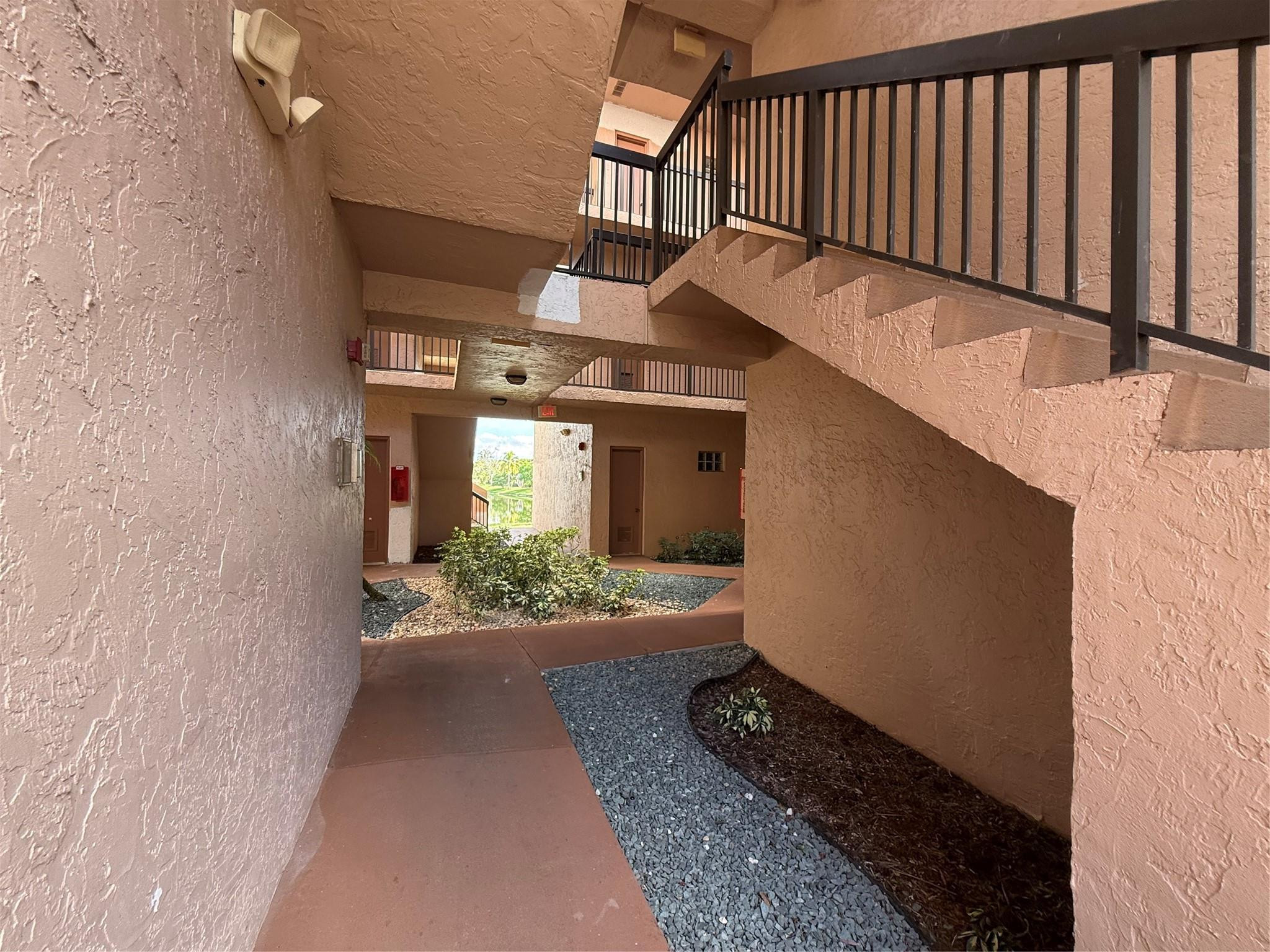 Foto de propiedad en 10790 NW 14th Street 187, Plantation, FL 33322 Plantation con MLS# 