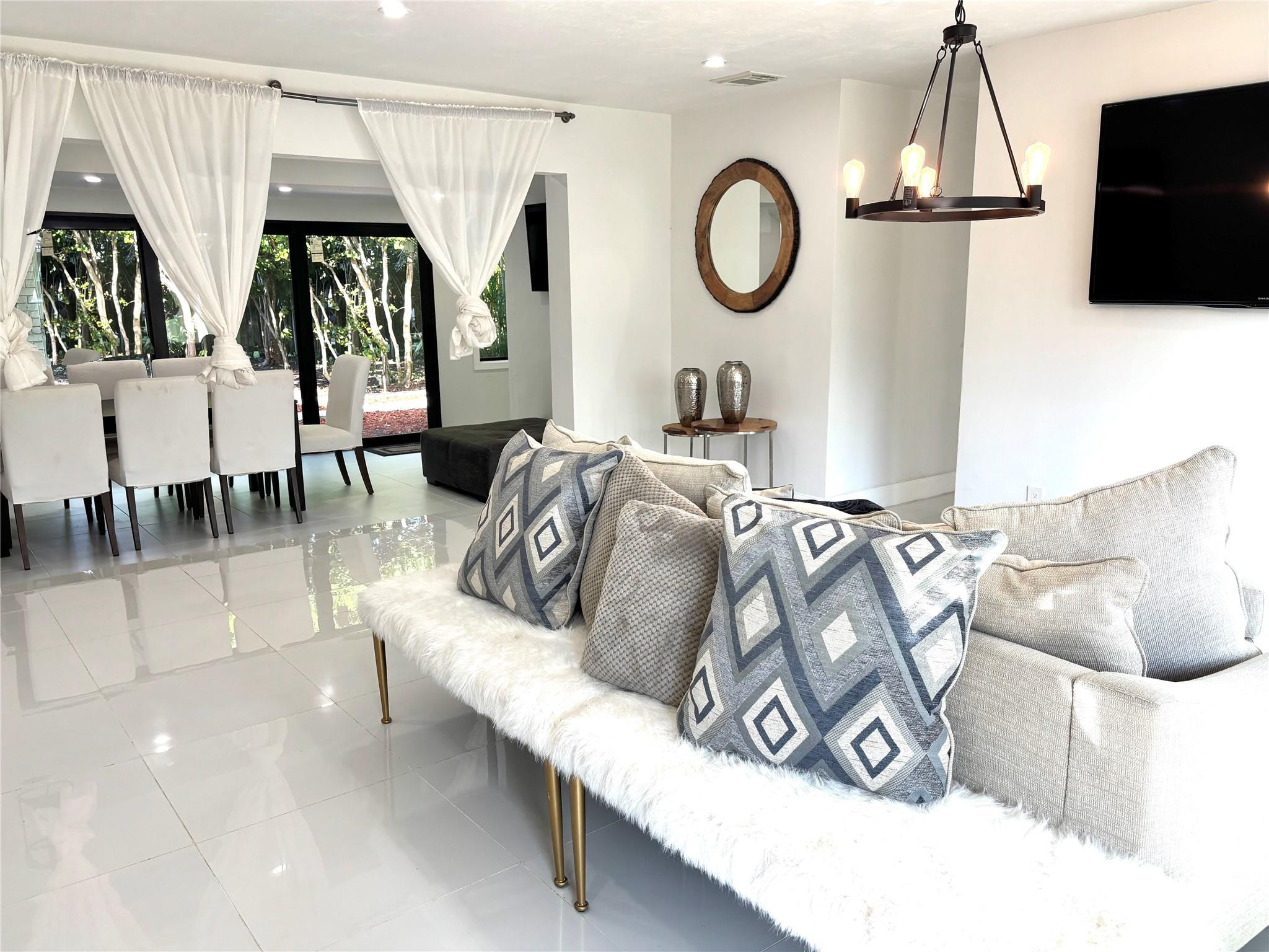 Foto de propiedad en 2101 NE 55th Court, Fort Lauderdale, FL 33308 Fort Lauderdale con MLS# 