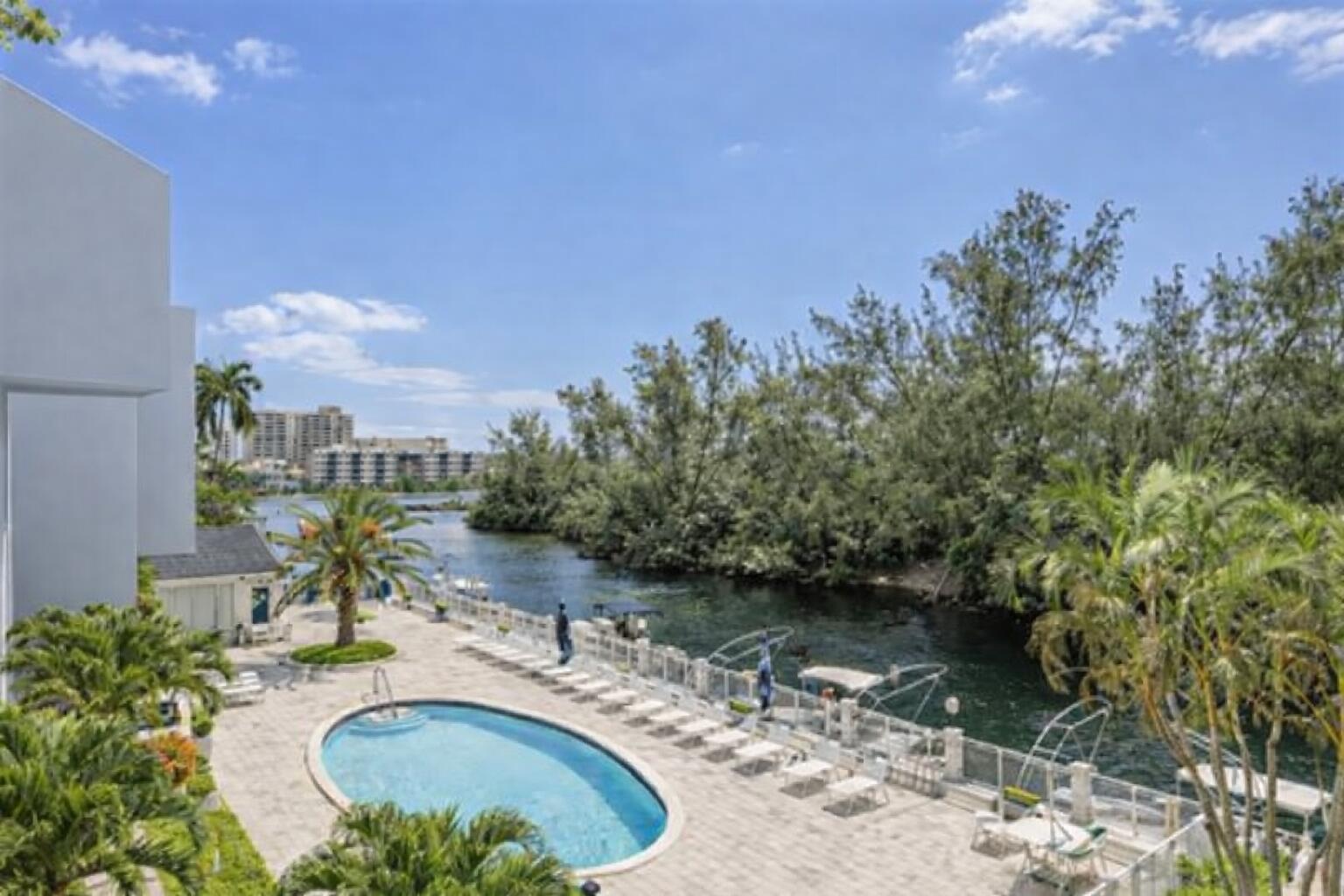 Foto de propiedad en 2850 NE 14th Street Causeway 107, Pompano Beach, FL 33062 Pompano Beach con MLS# 