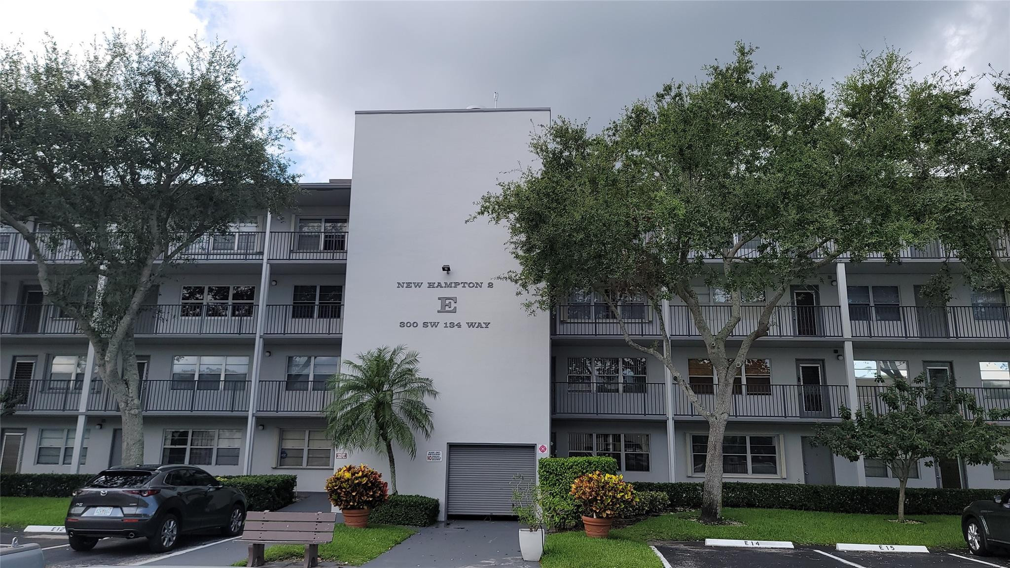 Alquilada 300 SW 134th Way E211, Pembroke Pines, FL 33027, Pembroke Pines, FL 33027