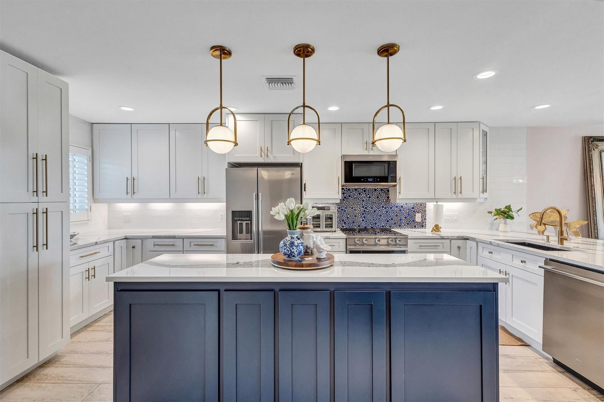 Foto de propiedad en 7125 Gulf Of Mexico 22, Longboat Key, FL 34228 Longboat Key con MLS# 