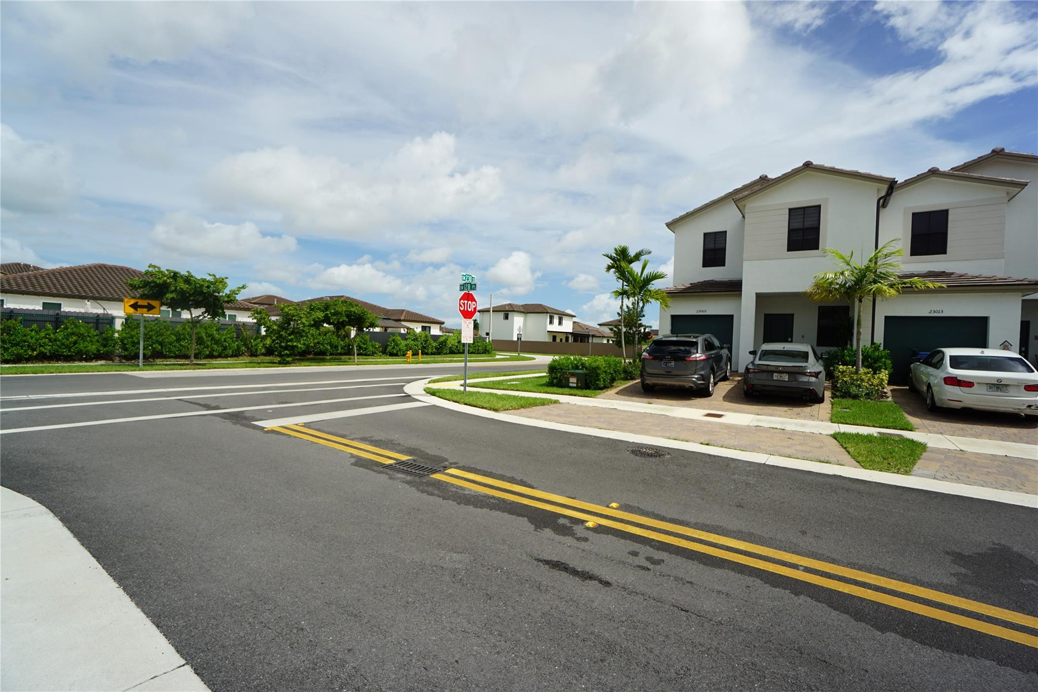 Foto de propiedad en 23010 SW 128th Place 23010, Miami, FL 33170 Miami con MLS# 
