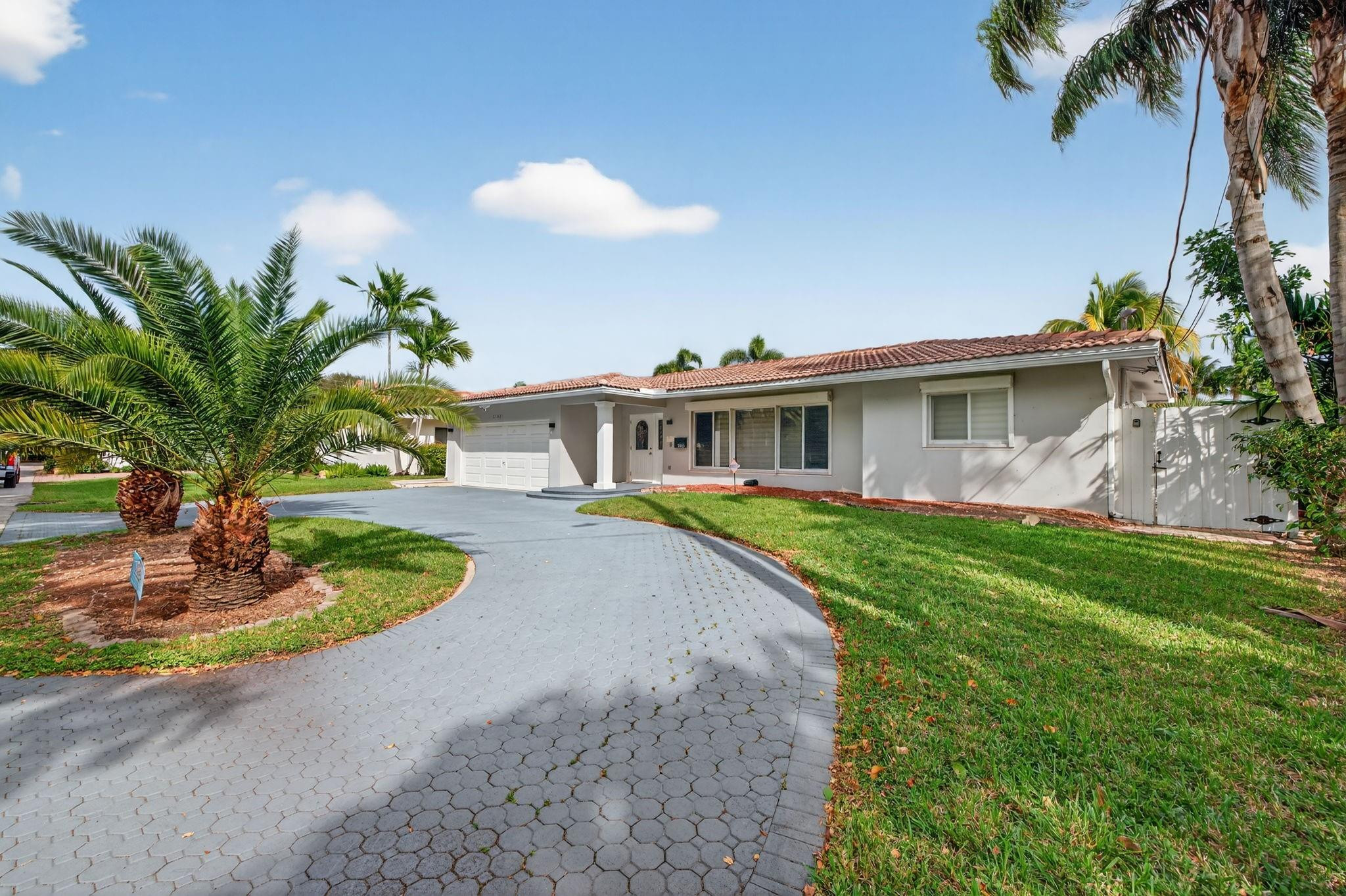 Foto de propiedad en 5950 NE 28th Avenue, Fort Lauderdale, FL 33308 Fort Lauderdale con MLS# 