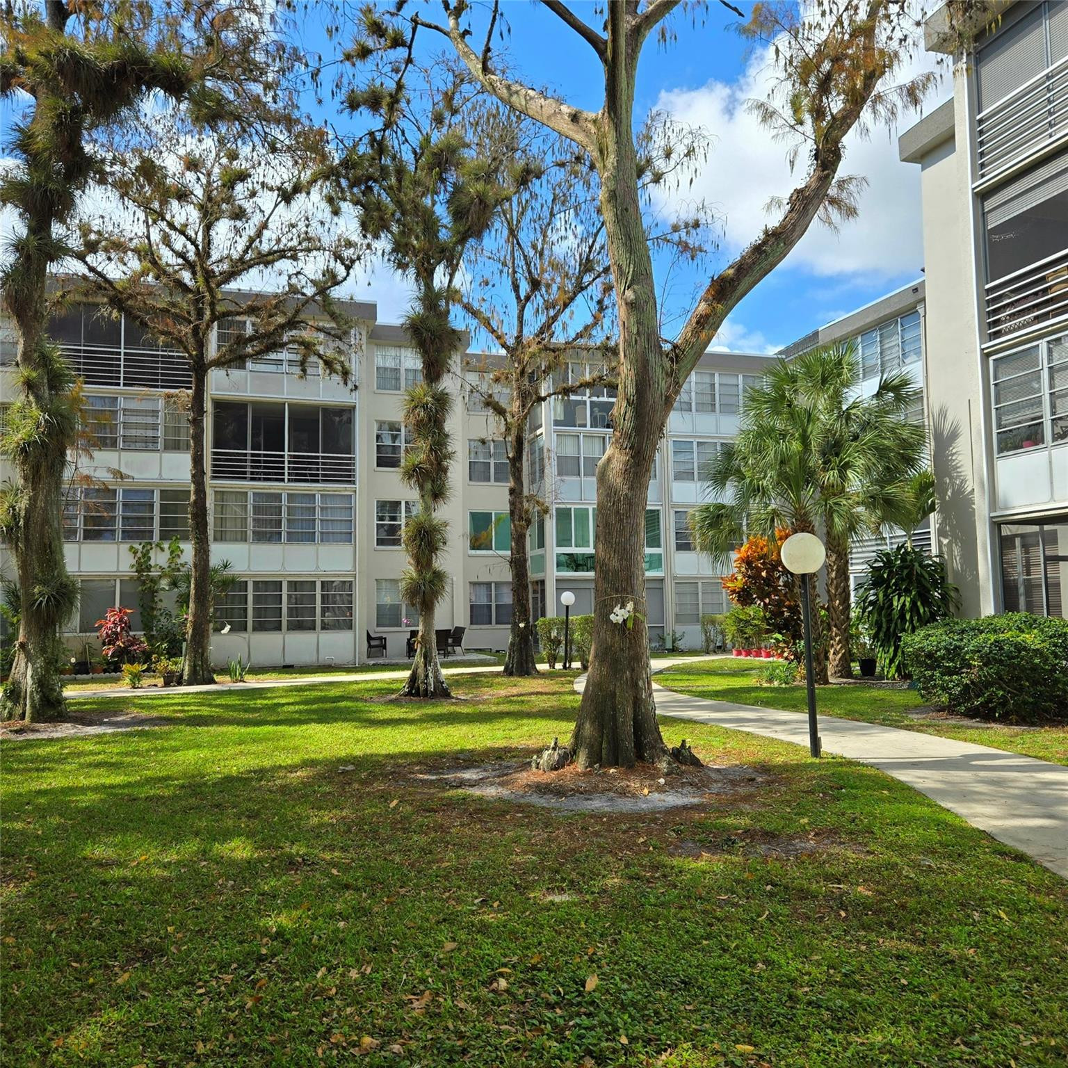 Vendido 4898 NW 29th Court 412, Lauderdale Lakes, FL 33313, Lauderdale Lakes, FL 33313