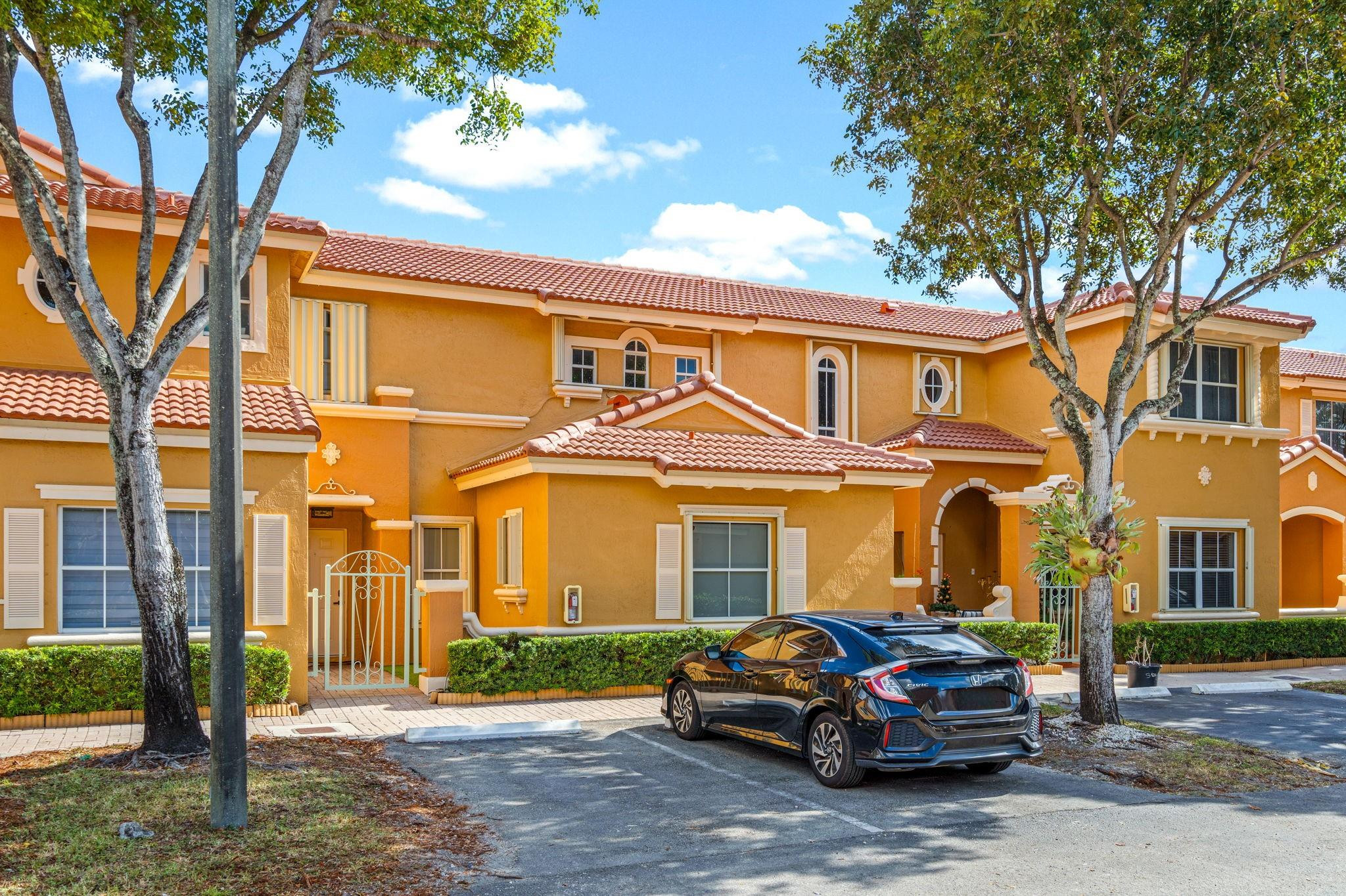 Foto de propiedad en 8520 NW 139th Terrace 1602, Miami Lakes, FL 33016 Miami Lakes con MLS# 