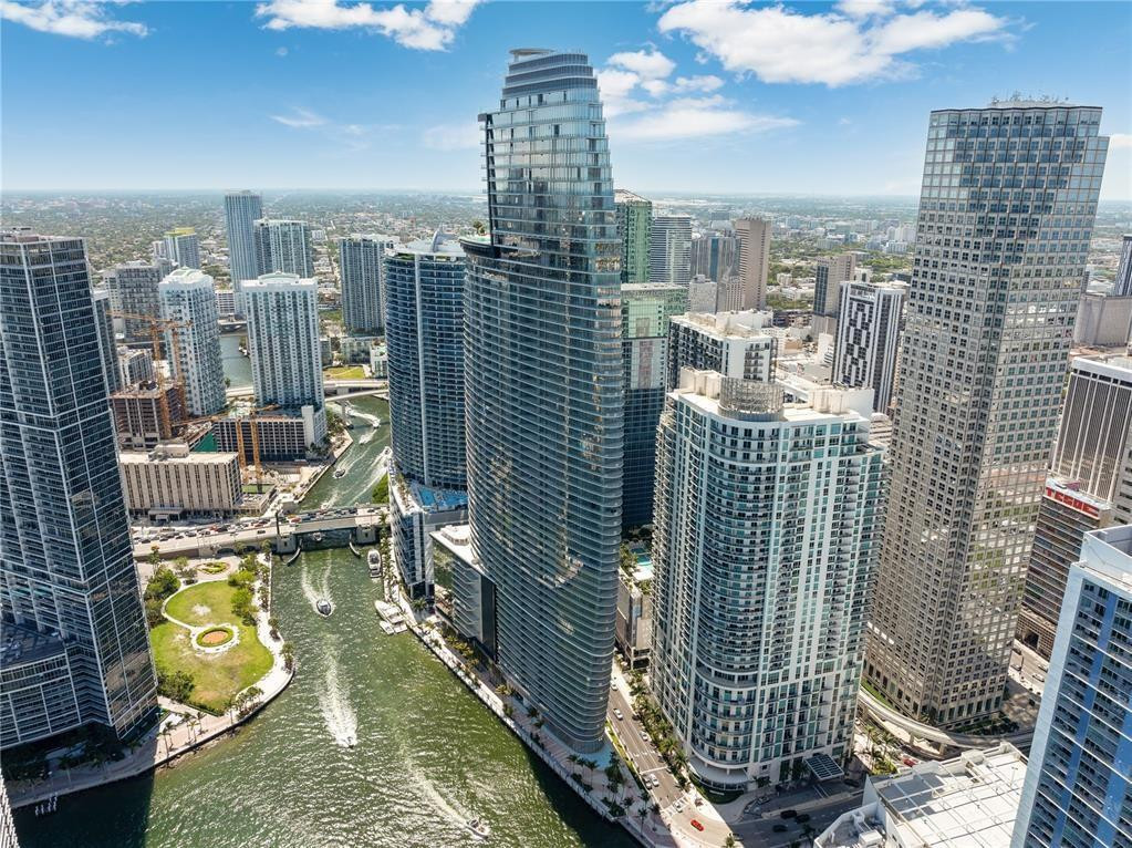 Foto de propiedad en 300 Biscayne Blvd Way 2508, Miami, FL 33131 Miami con MLS# 