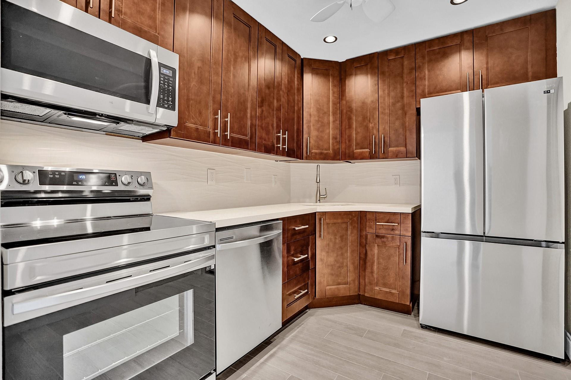 Foto de propiedad en 3115 Oakland Shores Drive E109, Oakland Park, FL 33309 Oakland Park con MLS# 