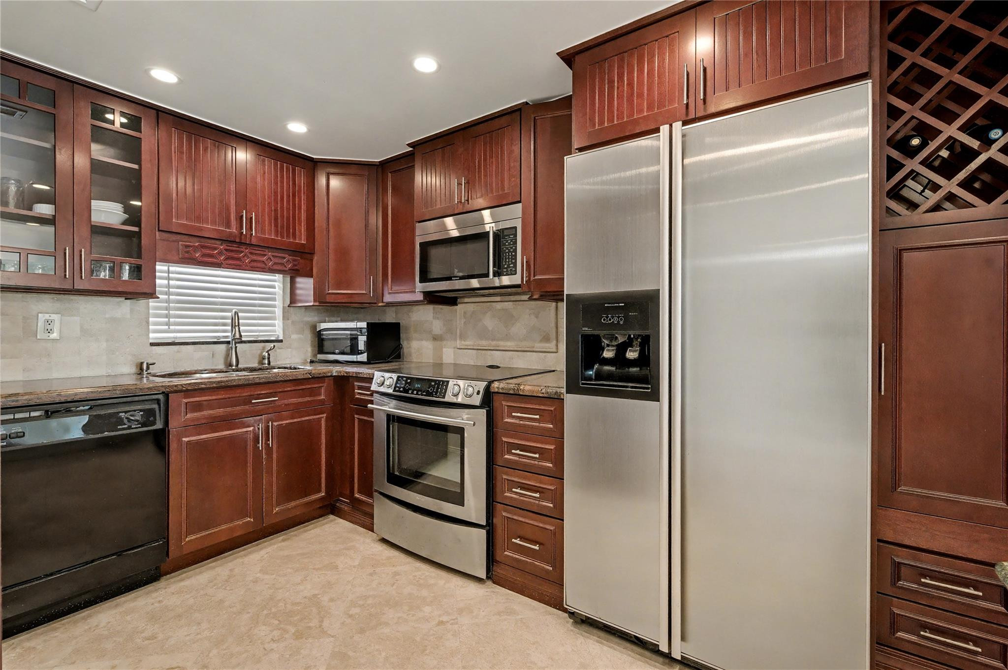 Foto de propiedad en 9320 S Hollybrook Lake Drive 103, Pembroke Pines, FL 33025 Pembroke Pines con MLS# 