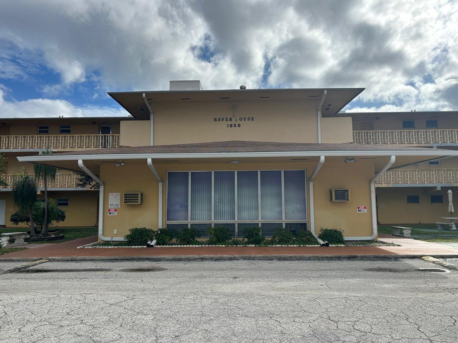 Alquilada 1050 E Sample Road 209, Pompano Beach, FL 33064, Pompano Beach, FL 33064