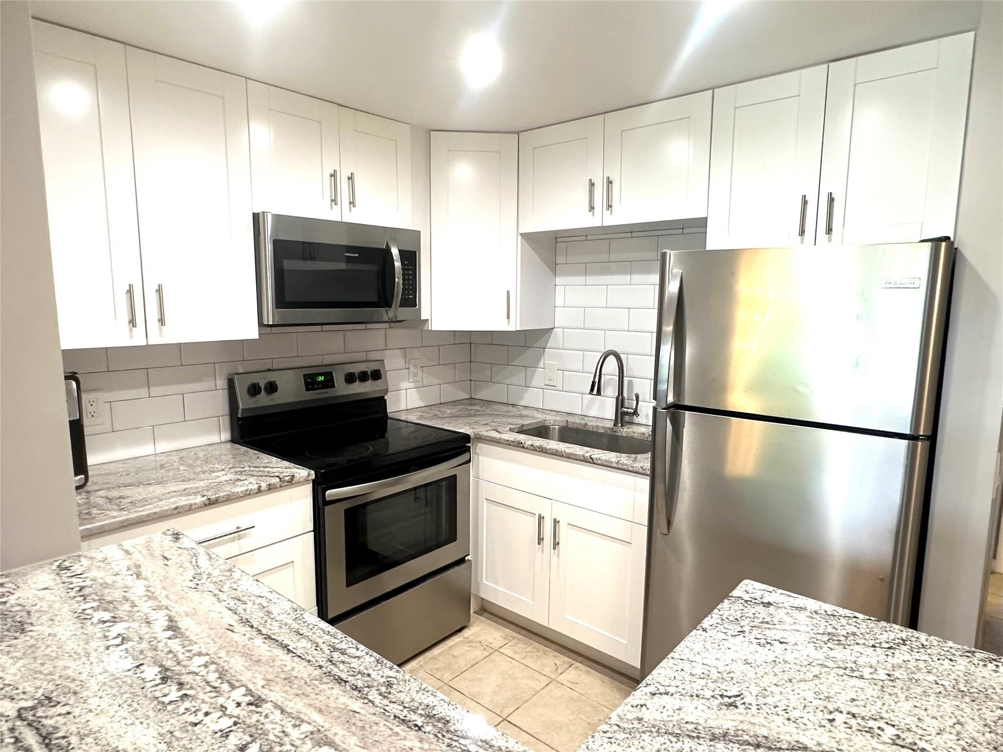 Granite Counter Tops, Stainless Steel Applicances