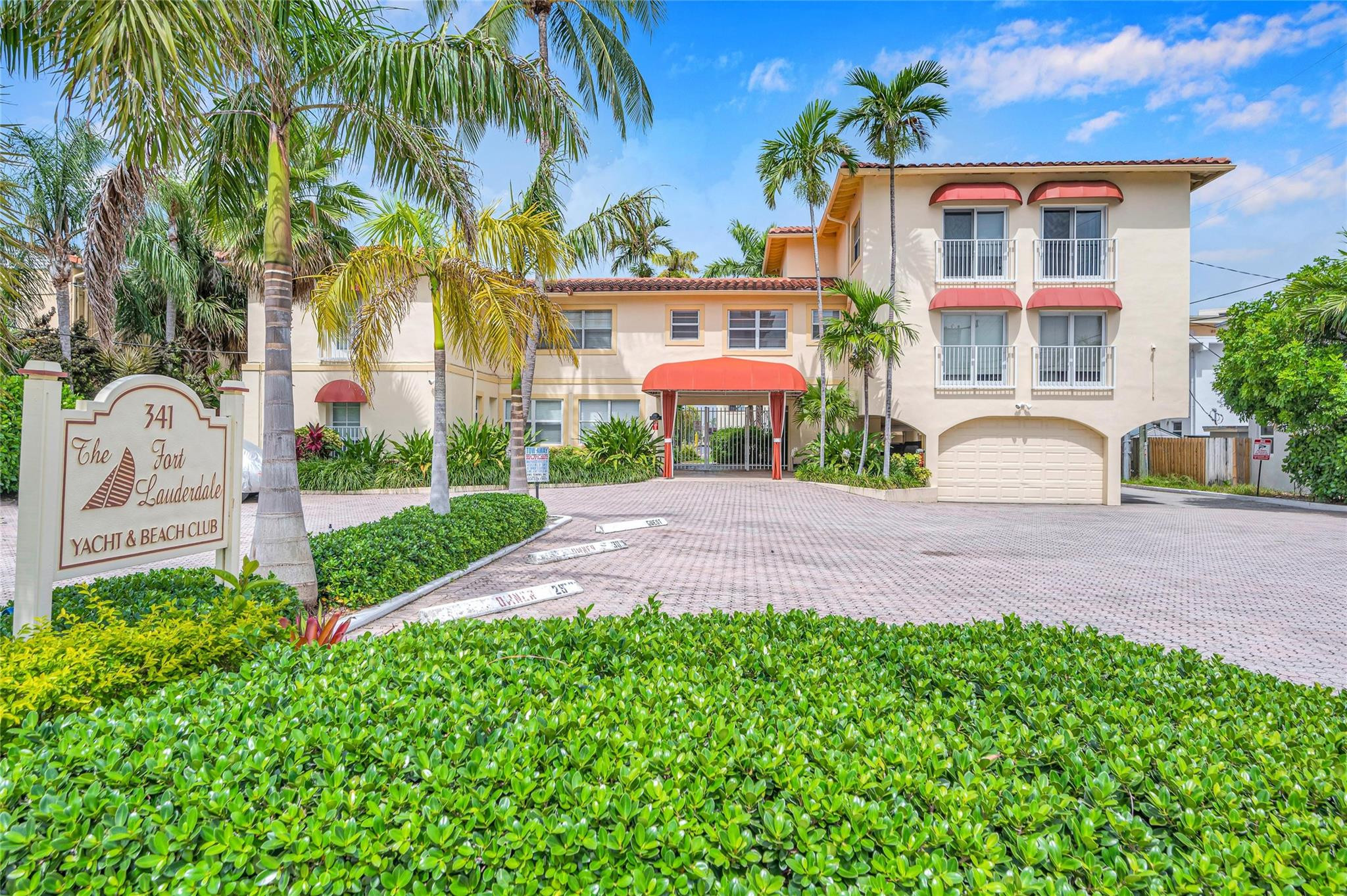 Foto de propiedad en 341 N Birch Road 204, Fort Lauderdale, FL 33304 Fort Lauderdale con MLS# 