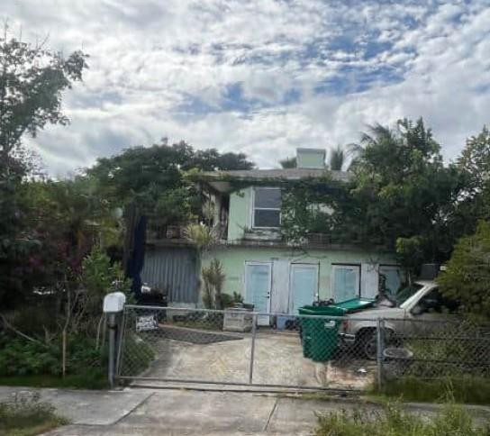Foto de propiedad en 15730 SW 102nd Court, Miami, FL 33157 Miami con MLS# 