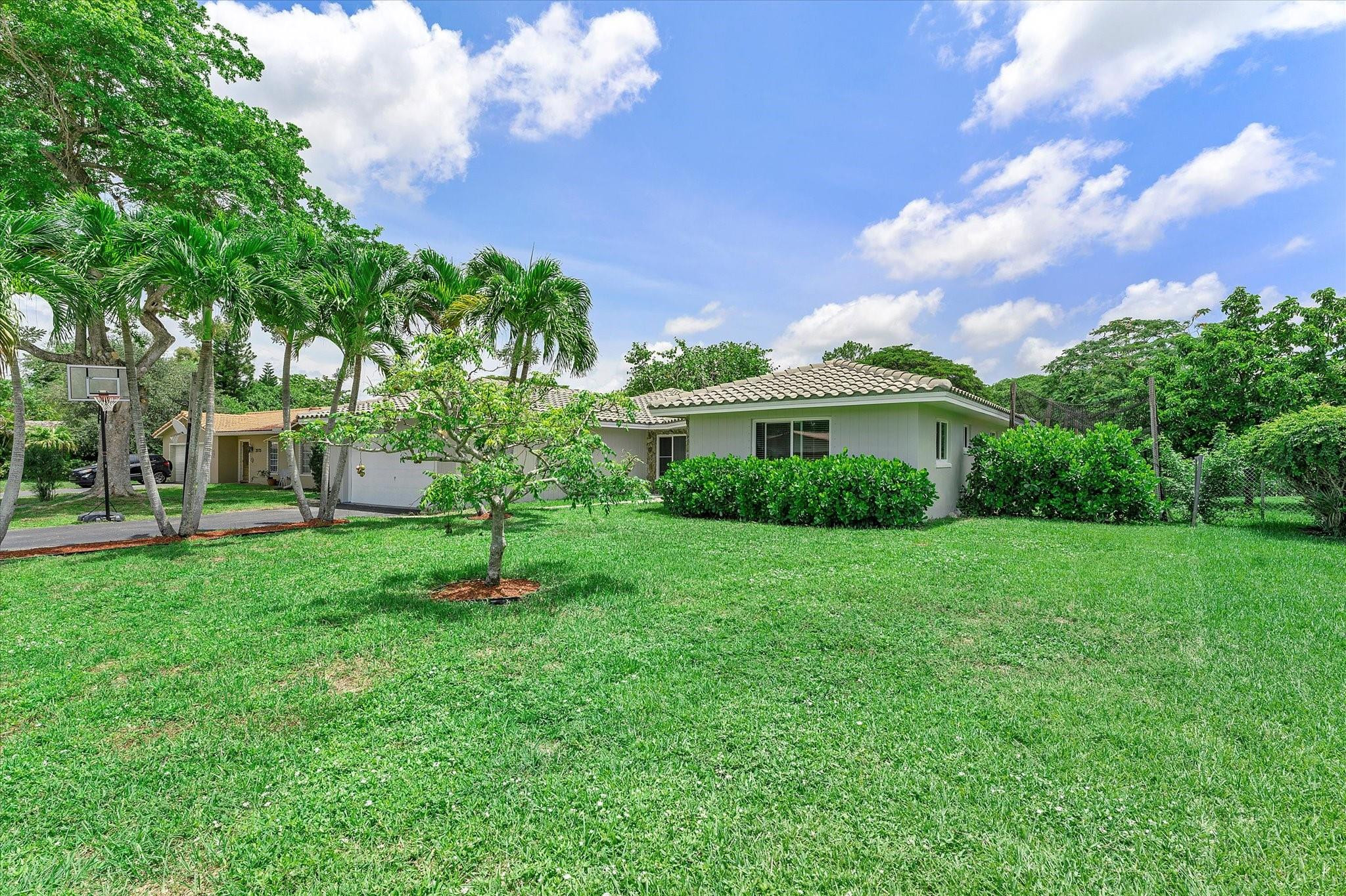 Foto de propiedad en 2757 NW 83rd Terrace, Coral Springs, FL 33065 Coral Springs con MLS# 