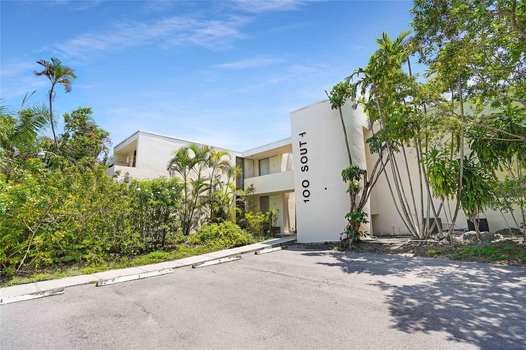 Vendido 100 SE 21st Street 1-8, Fort Lauderdale, FL 33316, Fort Lauderdale, FL 33316