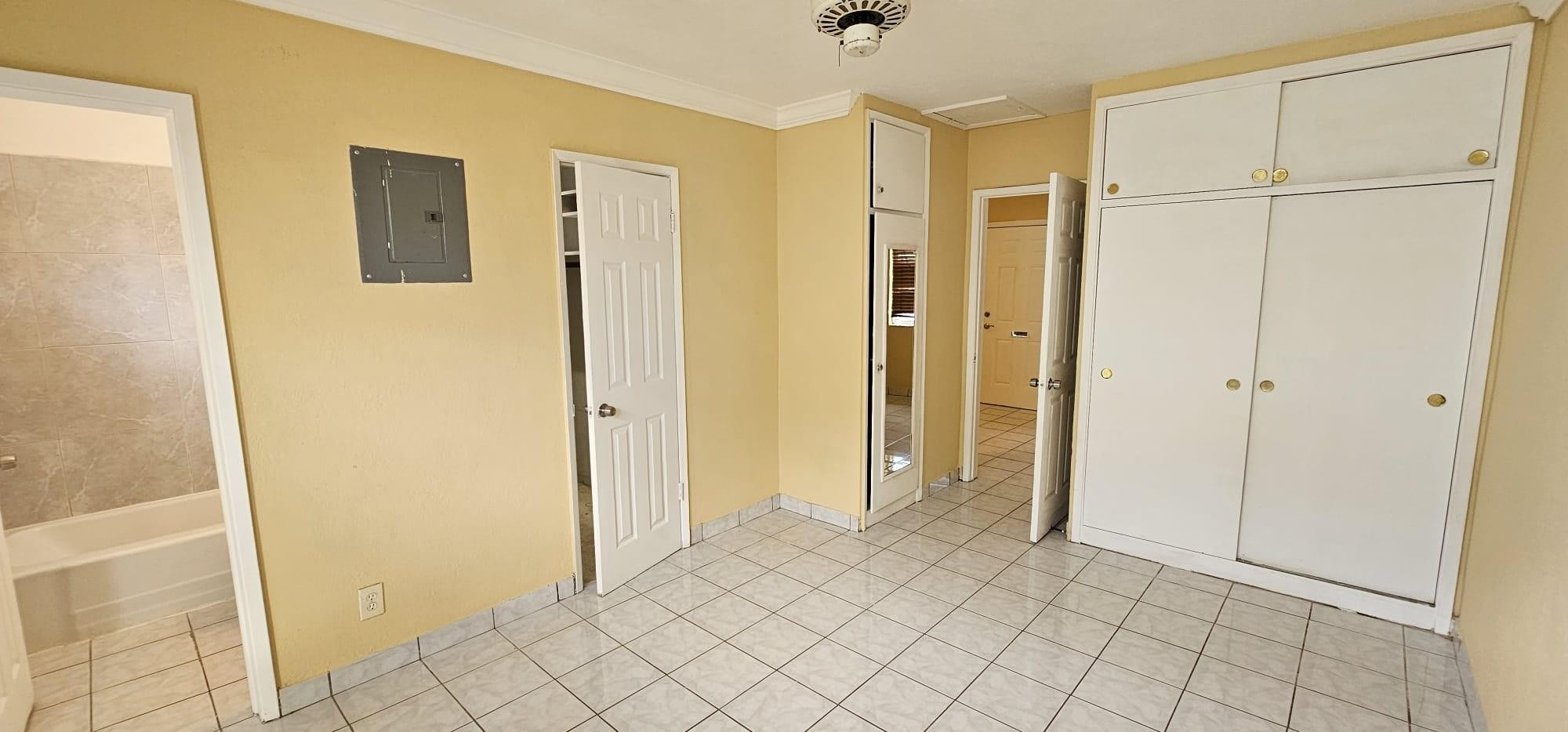 Foto de propiedad en 2211 Lincoln Street 11, Hollywood, FL 33020 Hollywood con MLS# 