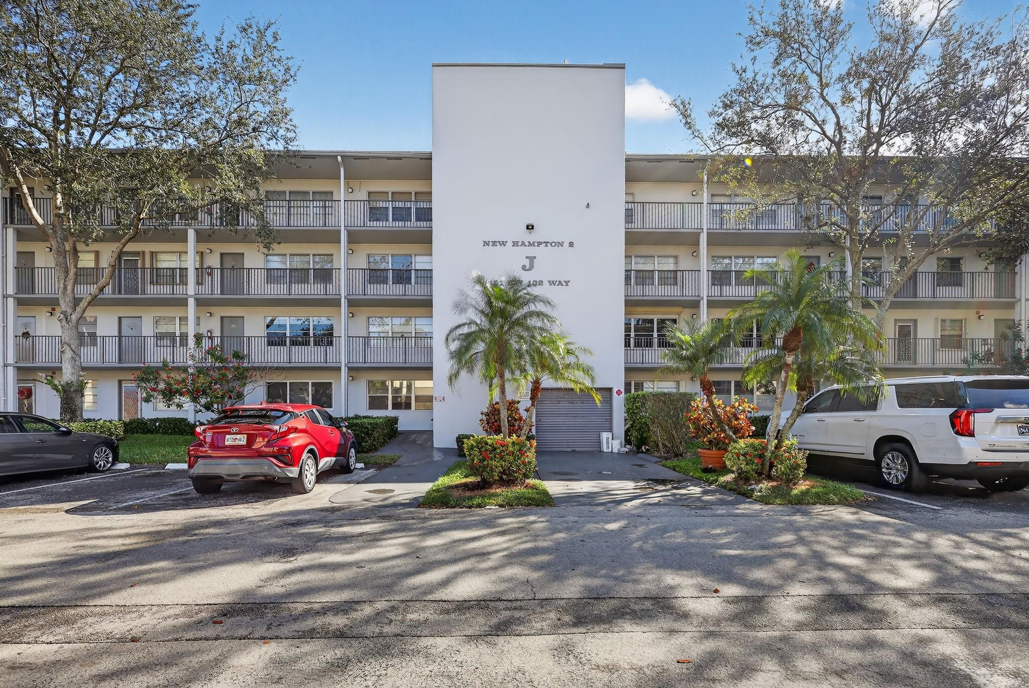 Foto de propiedad en 101 SW 132nd Way 418J, Hollywood, FL 33027 Hollywood con MLS# 