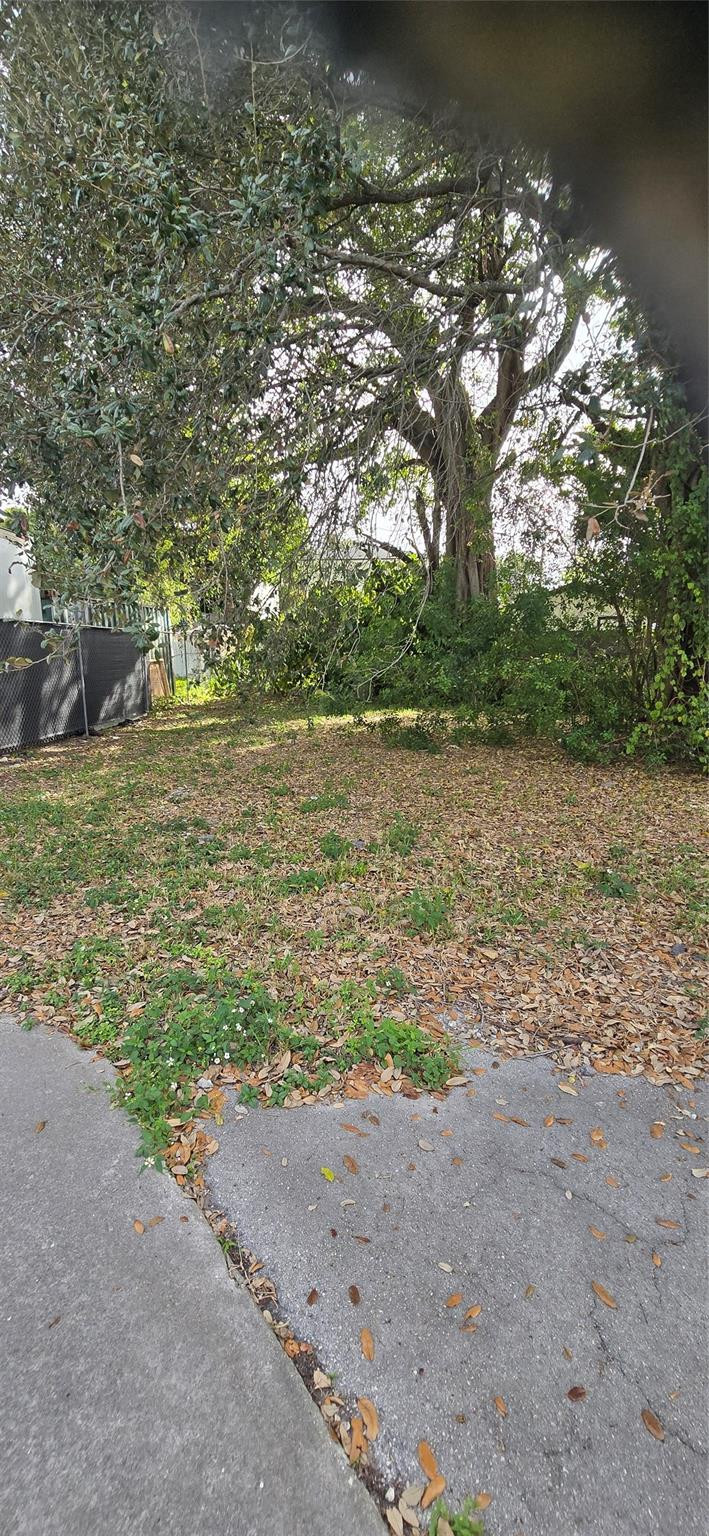 Foto de propiedad en 2948 NW 46th Street, Miami, FL 33142 Miami con MLS# 
