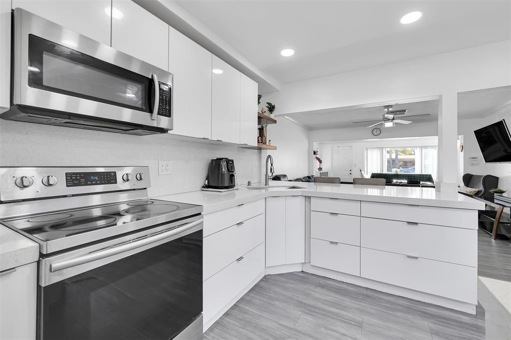 Foto de propiedad en 2535 Sherman Street, Hollywood, FL 33020 Hollywood con MLS# 