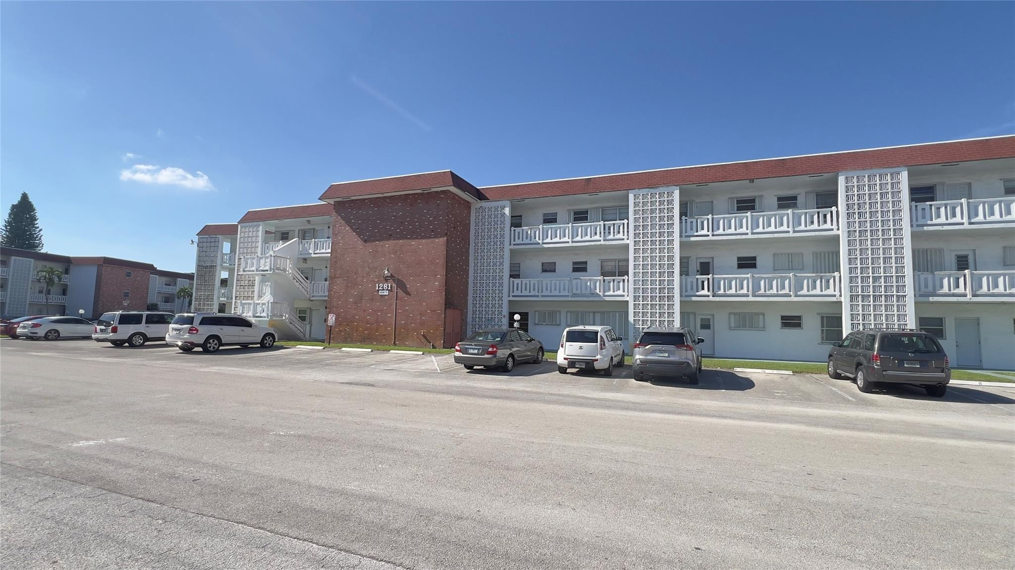 Vendido 1281 NW 43rd Avenue 106, Lauderhill, FL 33313, Lauderhill, FL 33313