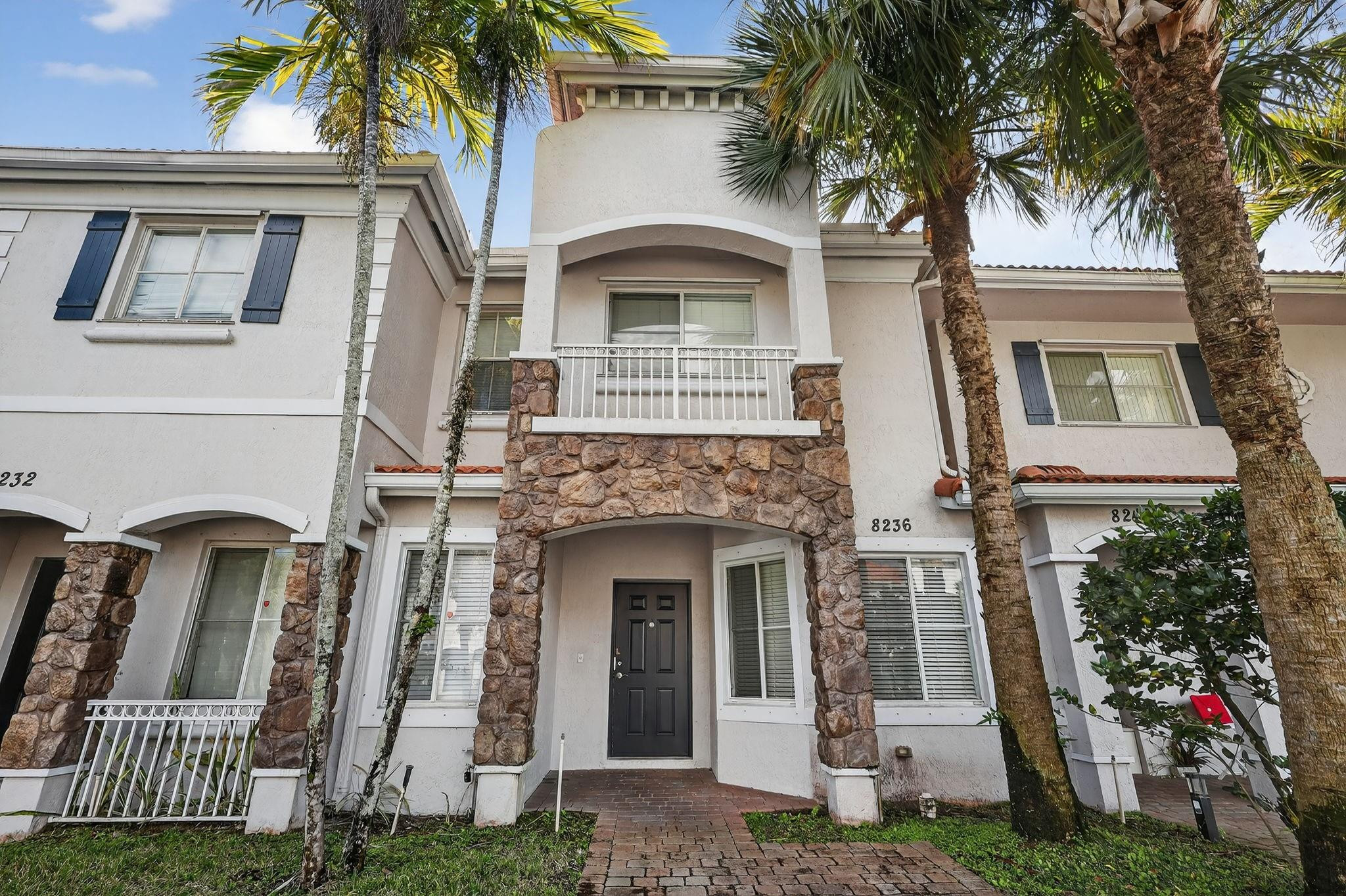 Foto de propiedad en 8236 SW 25th Court 103, Miramar, FL 33025 Miramar con MLS# 
