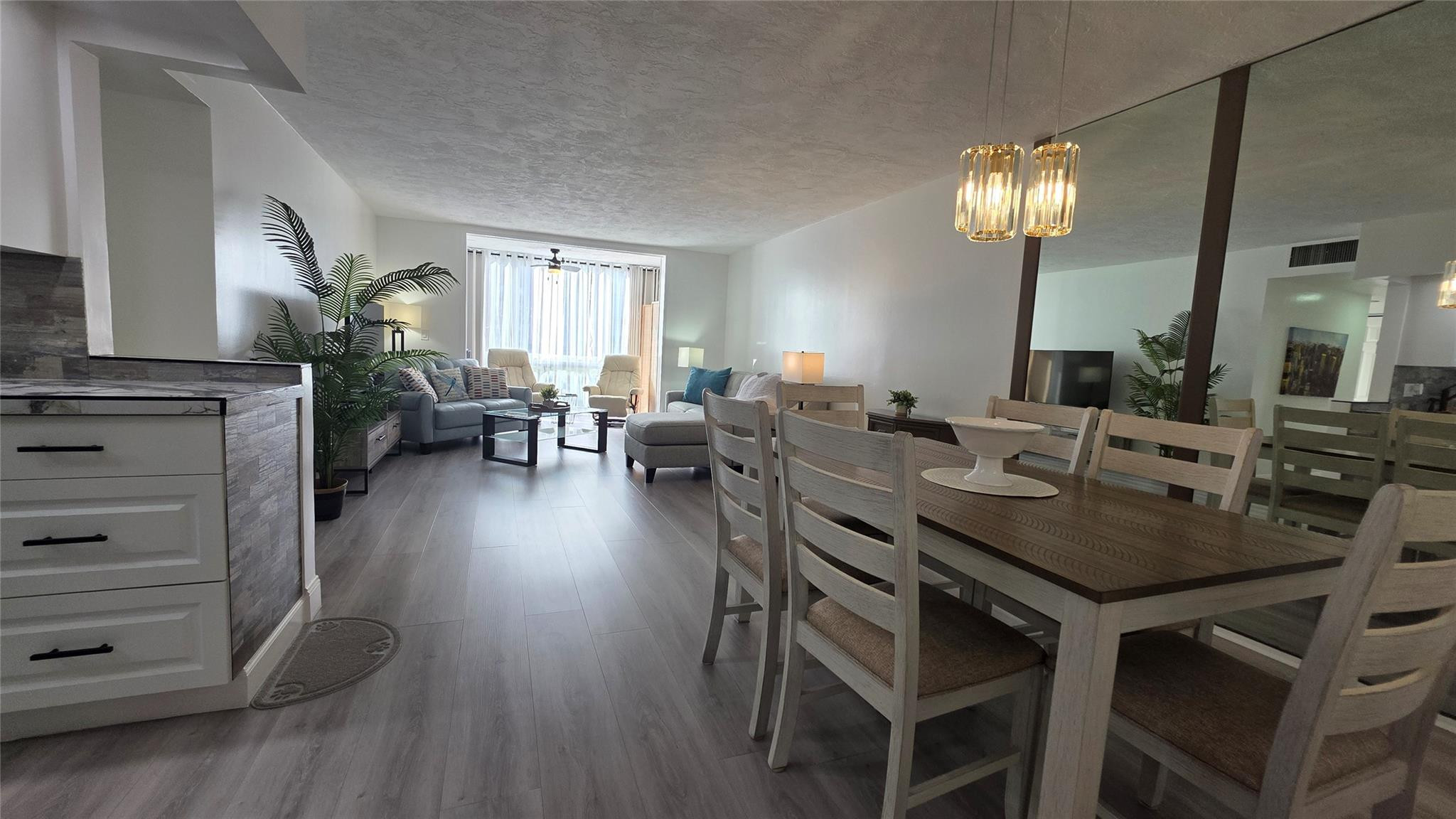 Foto de propiedad en 2831 Somerset Drive 105, Lauderdale Lakes, FL 33311 Lauderdale Lakes con MLS# 