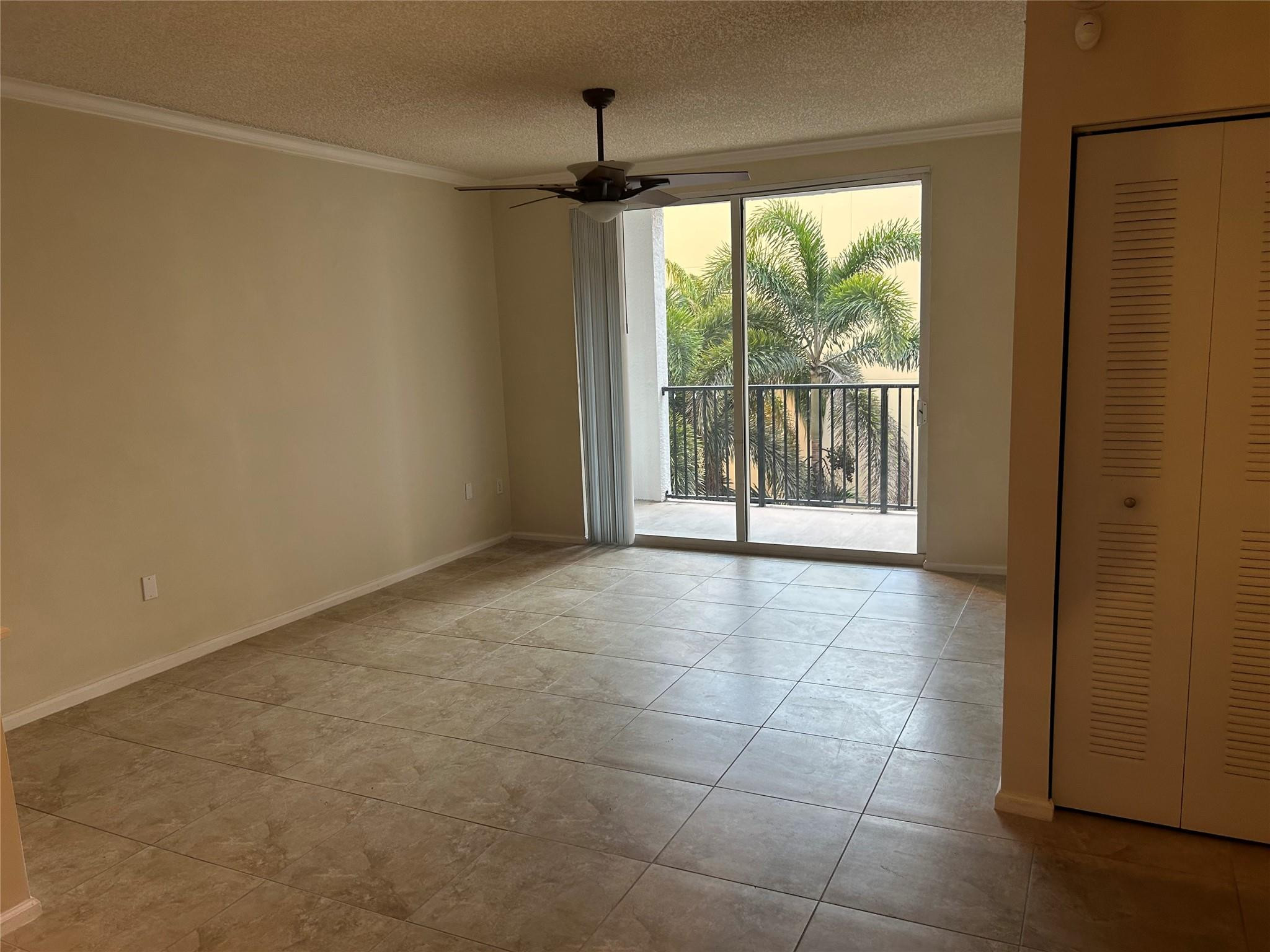 Alquilada 17150 N Bay Road 2519, Sunny Isles Beach, FL 33160, Sunny Isles Beach, FL 33160