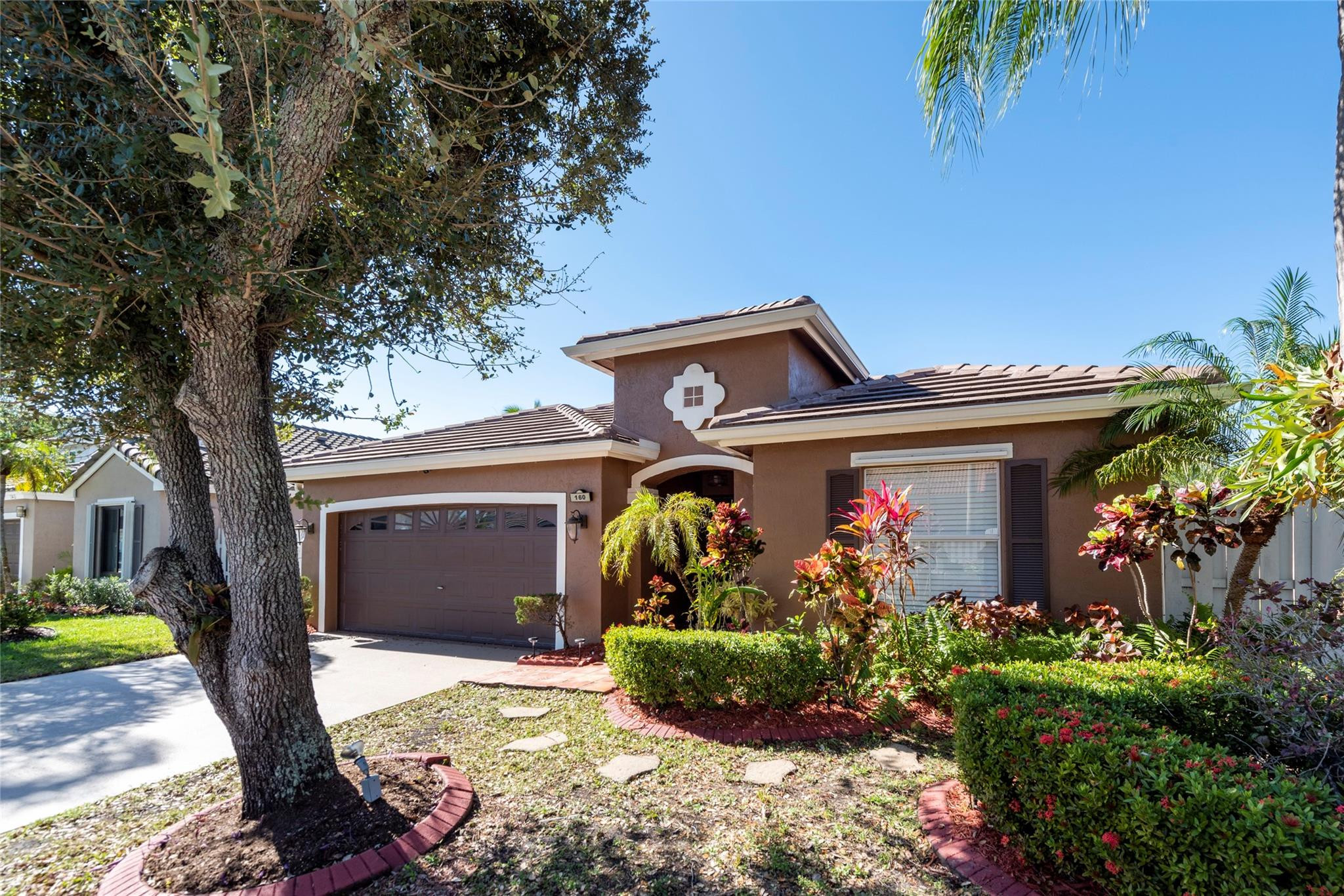 Foto de propiedad en 160 NW 166th Avenue, Pembroke Pines, FL 33028 Pembroke Pines con MLS# 