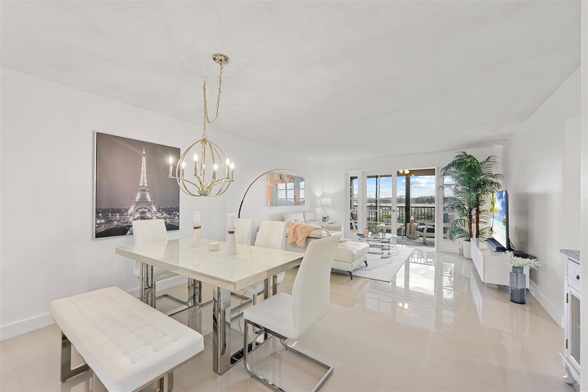 Foto de propiedad en 2202 S Cypress Bend Drive 606, Pompano Beach, FL 33069 Pompano Beach con MLS# 