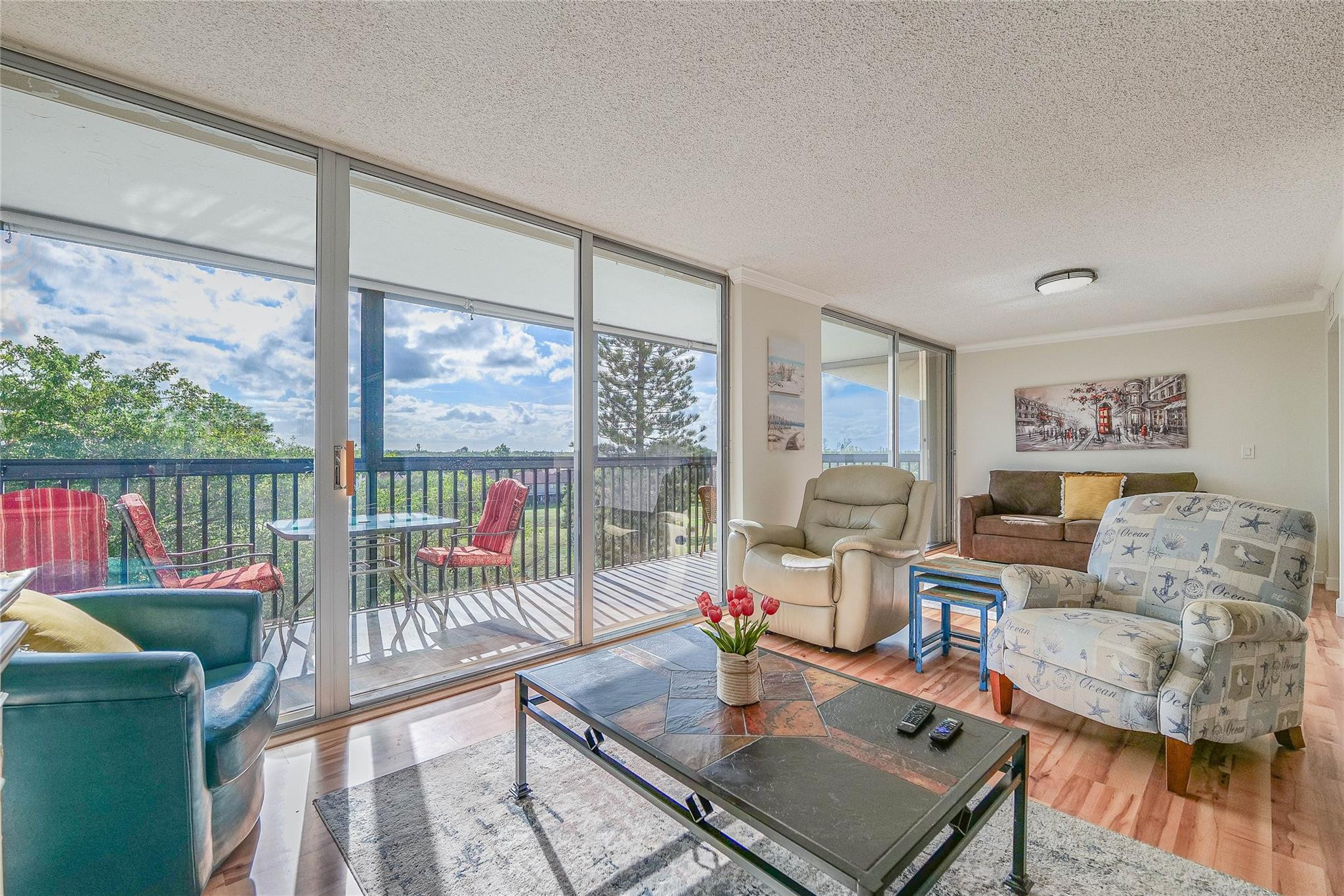 Foto de propiedad en 3821 Environ Boulevard 603, Lauderhill, FL 33319 Lauderhill con MLS# 
