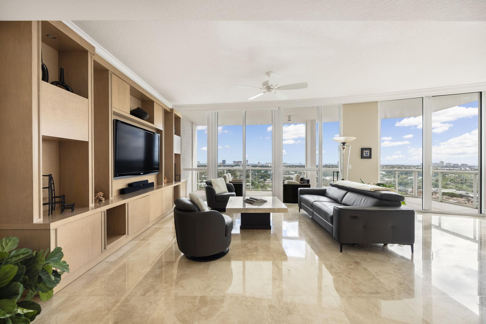 En Venta 111 SE 8th Avenue Ph-1701, Fort Lauderdale, FL 33301, Fort Lauderdale, FL 33301