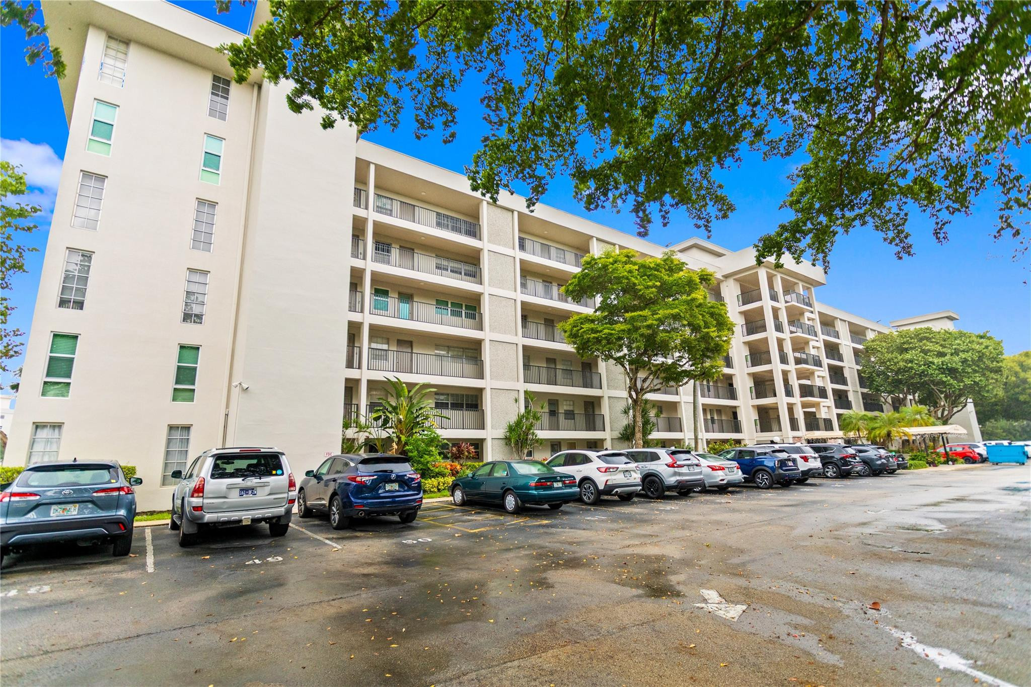 Foto de propiedad en 3000 S Course Drive 607, Pompano Beach, FL 33069 Pompano Beach con MLS# 